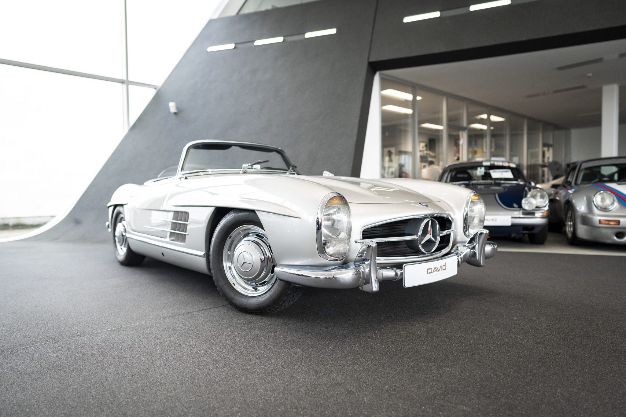 Mercedes-Benz 300SL Gullwing & Roadster 