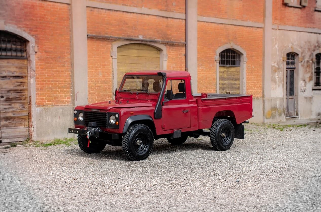 Land Rover 110 / Defender 110 (Euro Spec) 