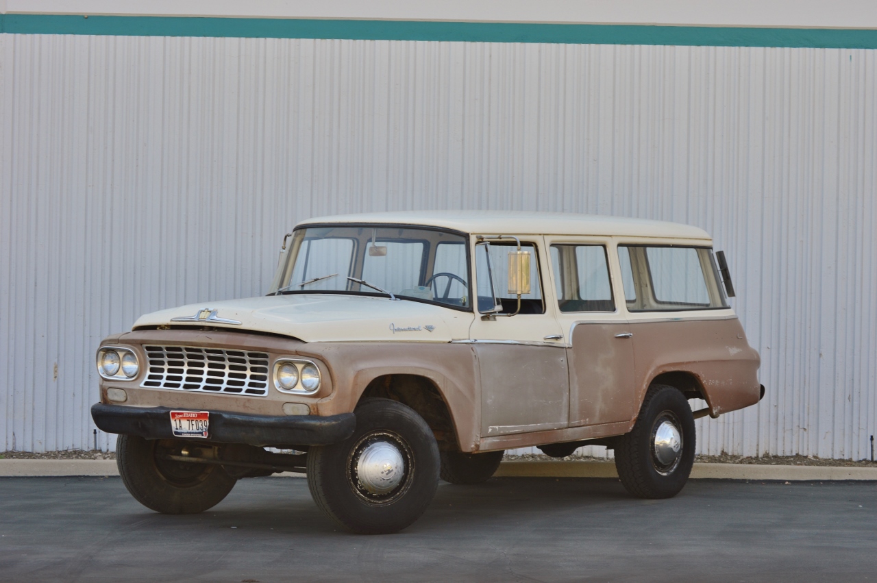 International Harvester Travelall 