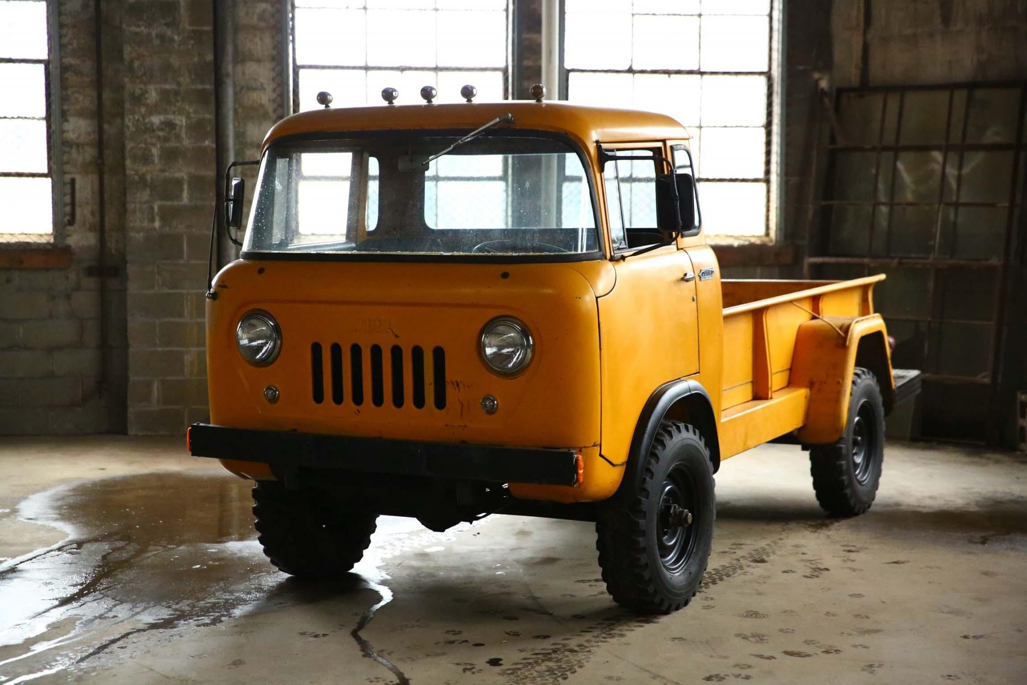 Jeep Forward Control 