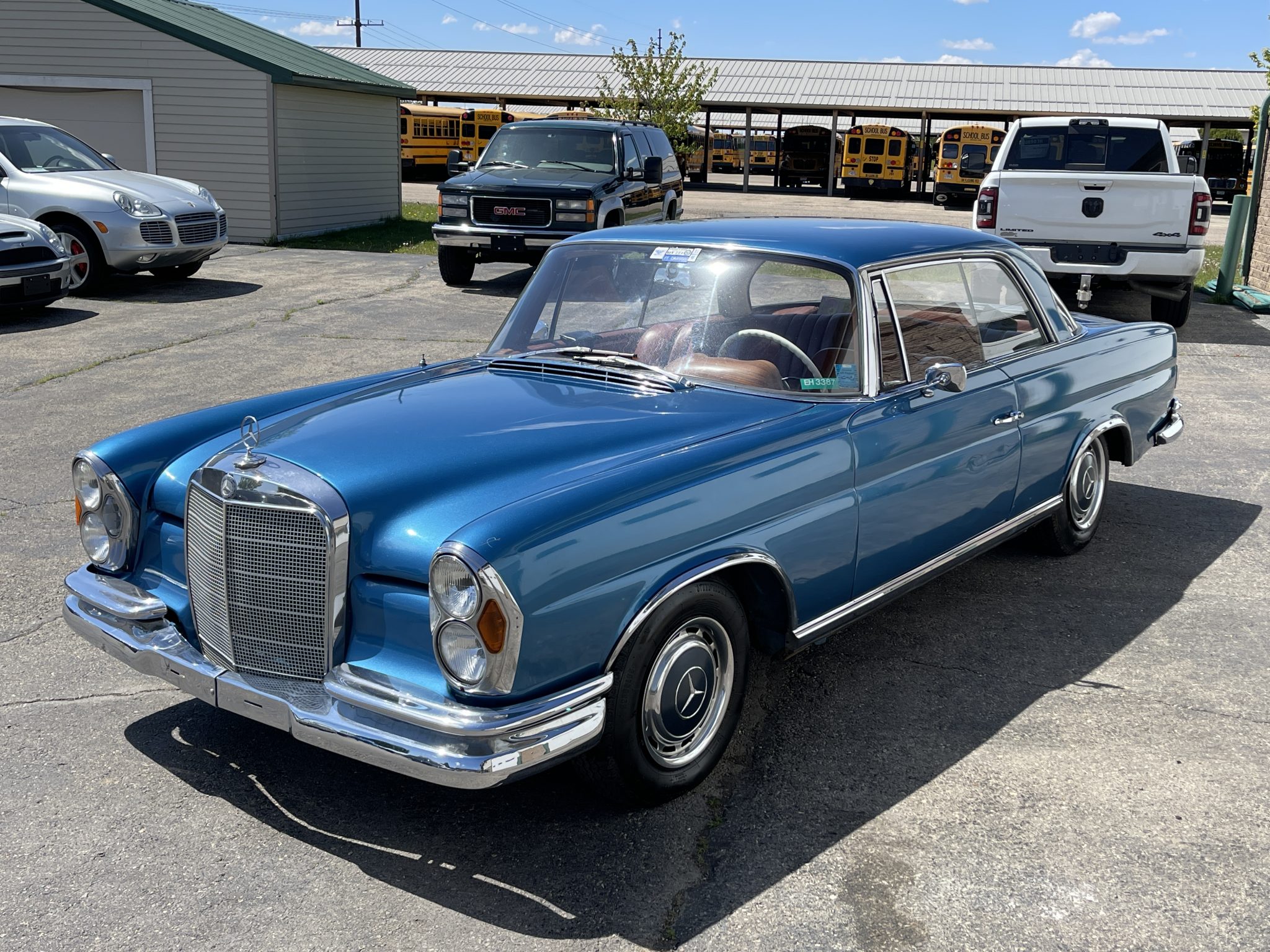 Mercedes-Benz W111 Coupe & Cabriolet 
