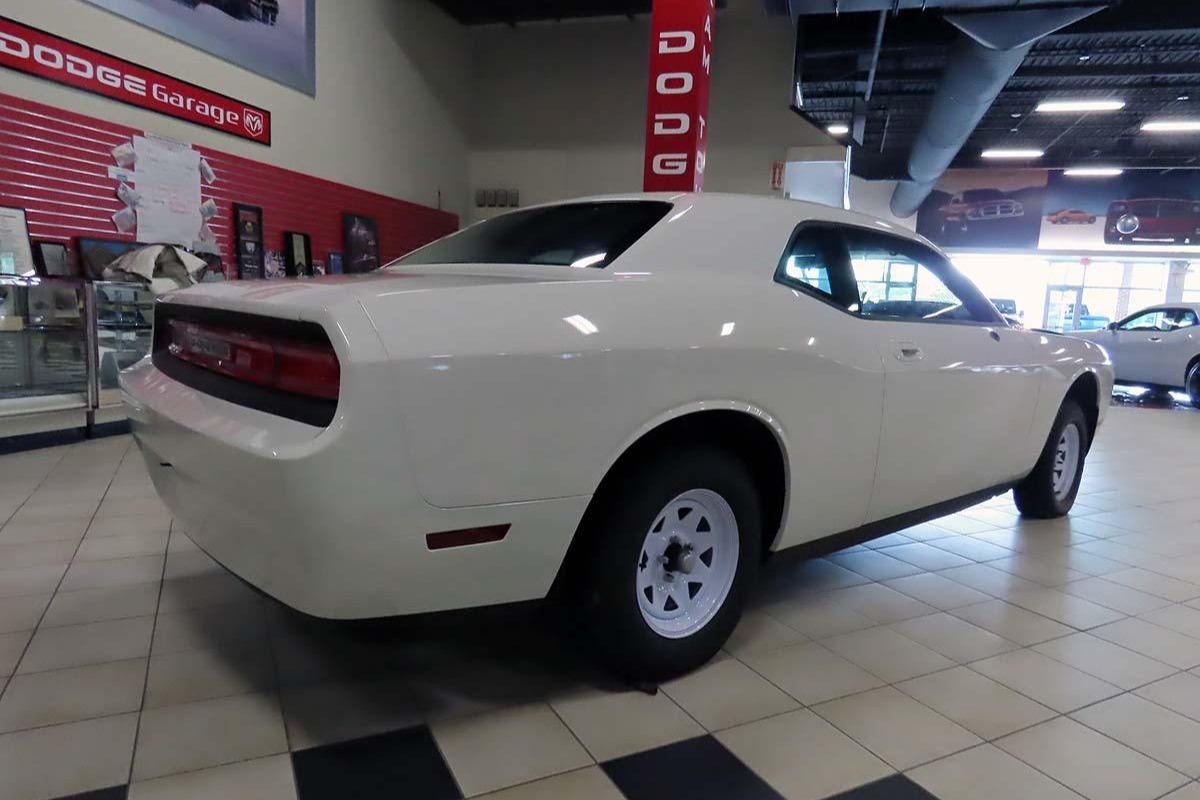 Dodge Challenger (non-SRT, 2009-2023) 