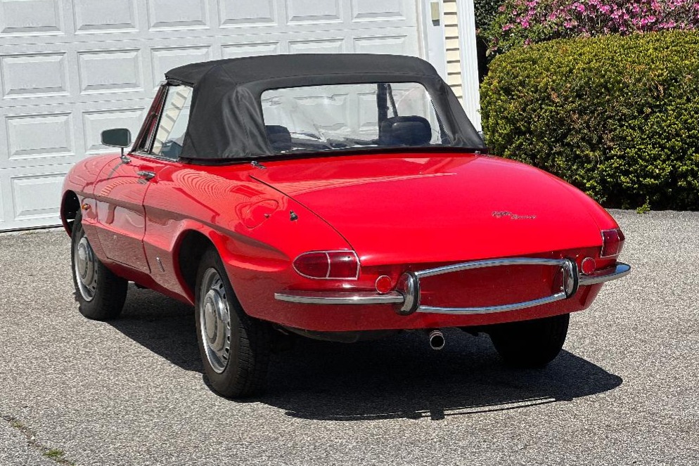 Alfa Romeo 105/115 Spider Series 1 