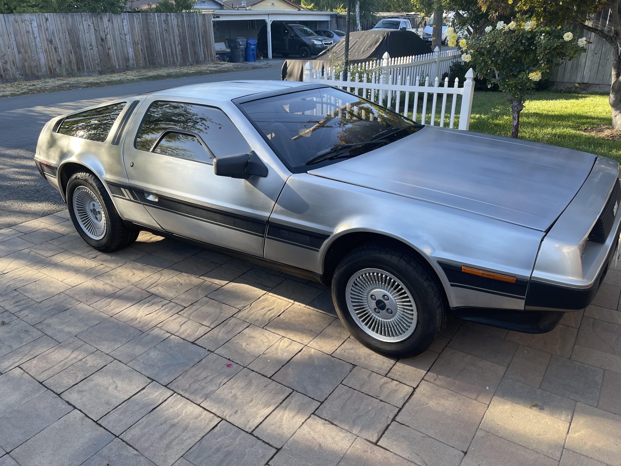 DeLorean DMC-12 