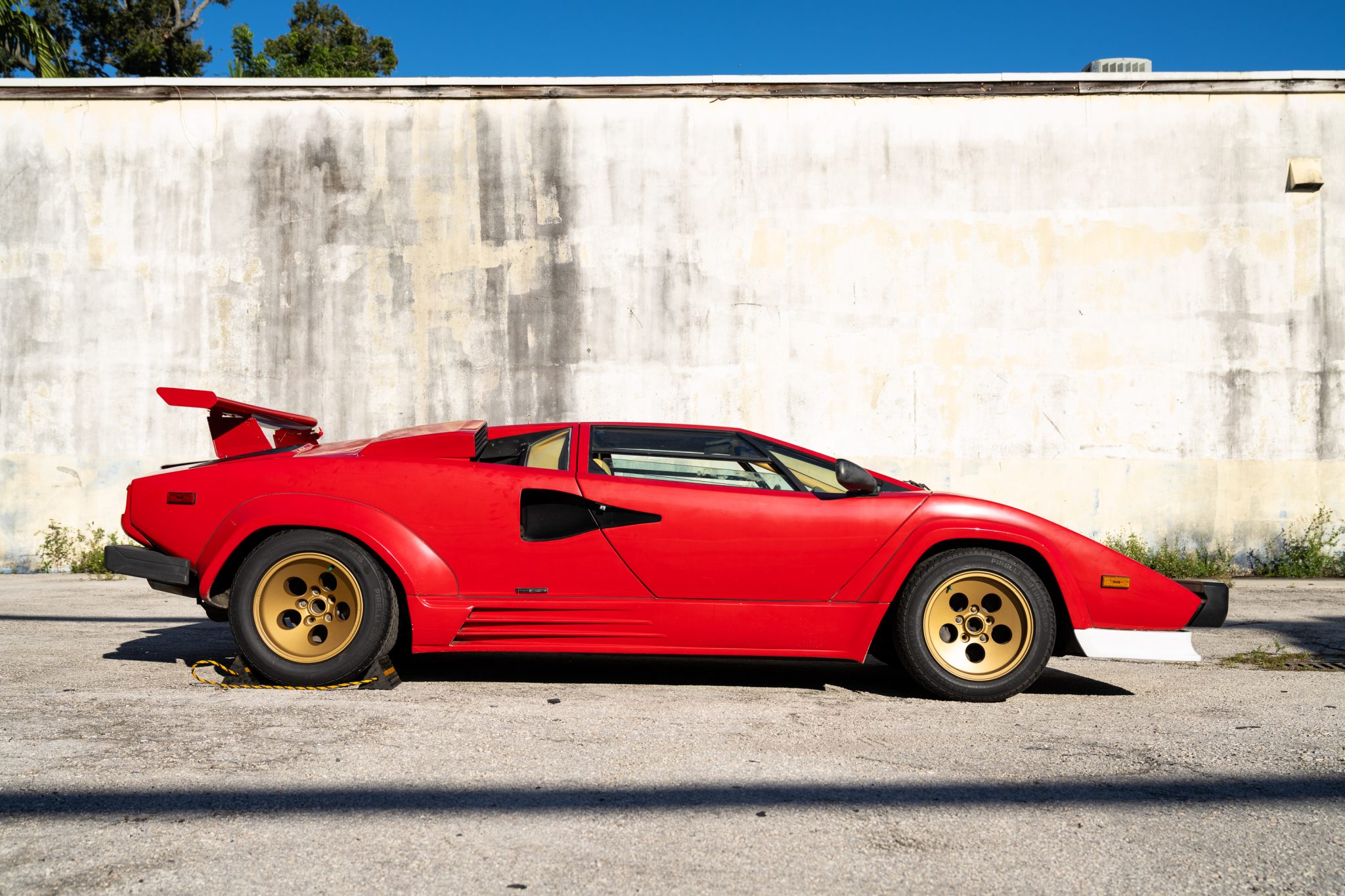 Lamborghini Countach 