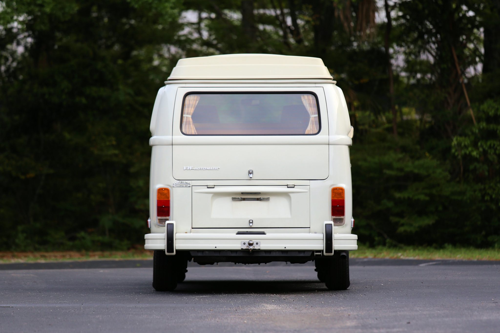 Volkswagen Bay-Window Camper 