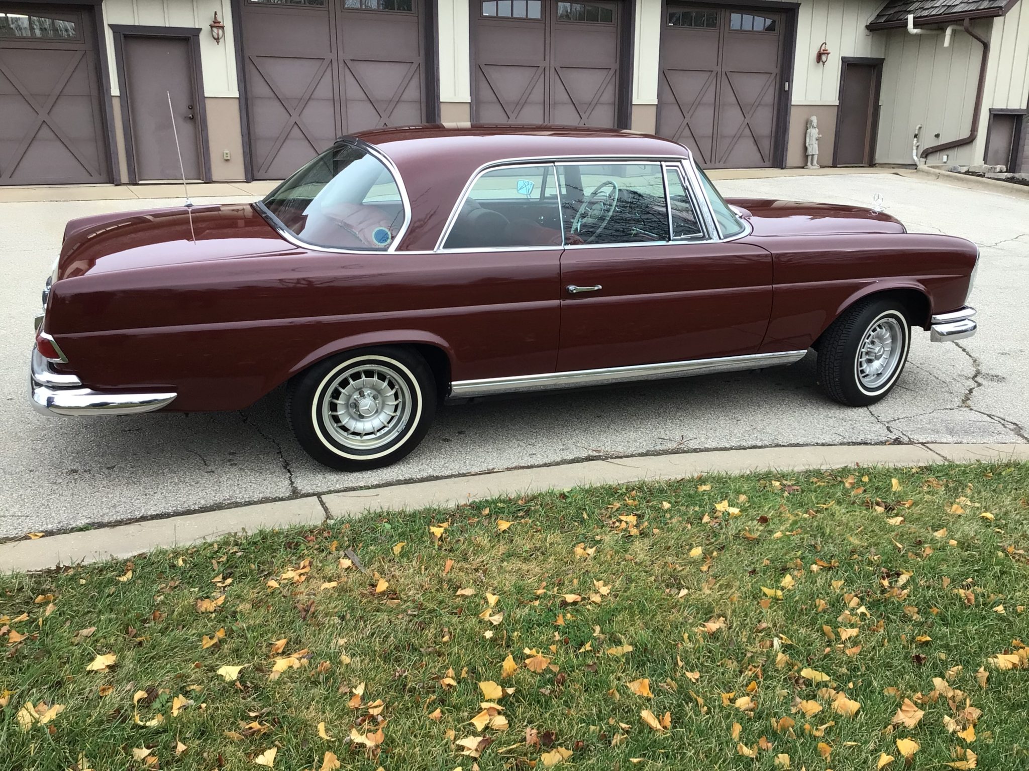 Mercedes-Benz W111 Coupe & Cabriolet 