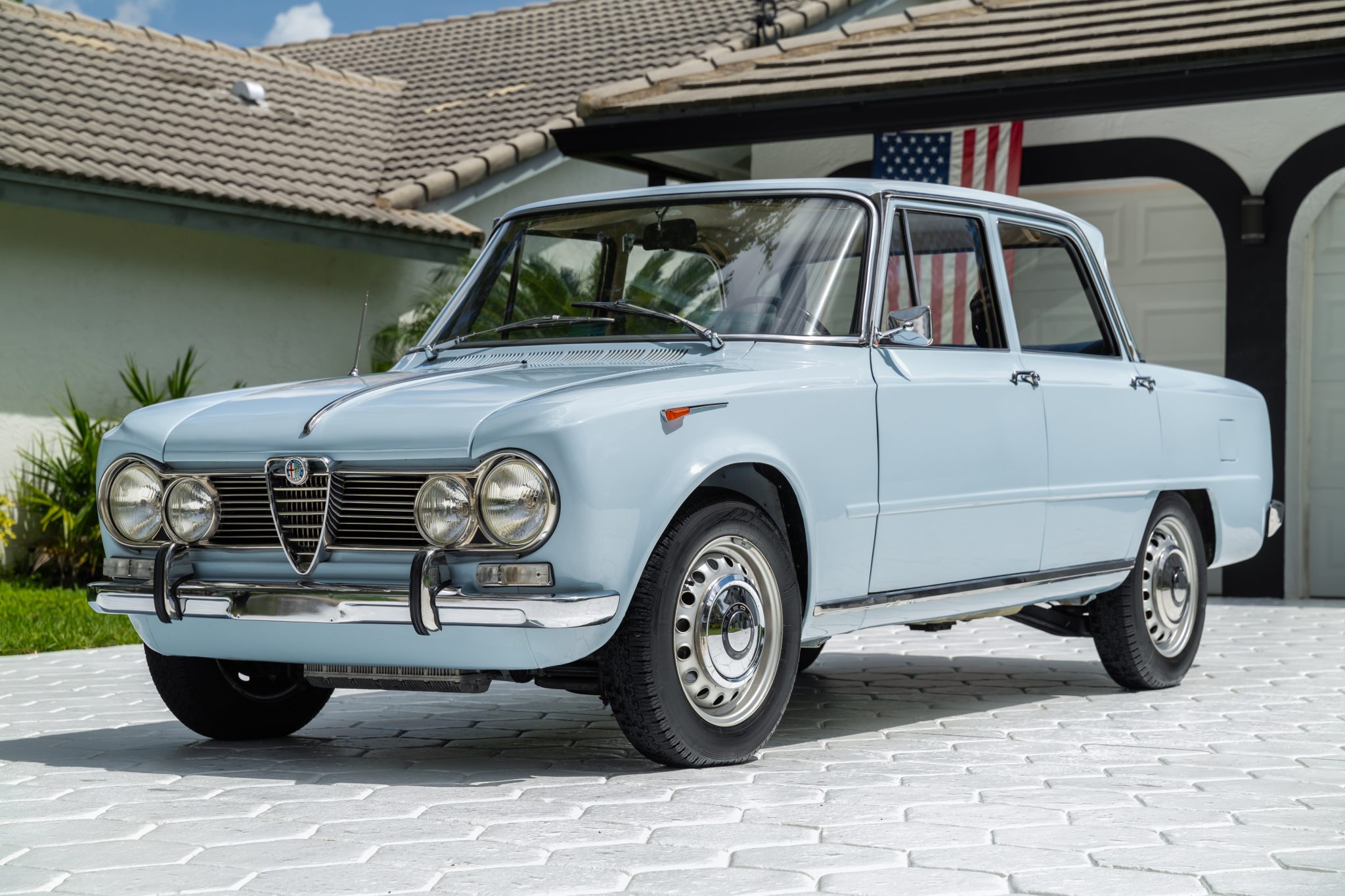 Alfa Romeo 105 Series Sedan 