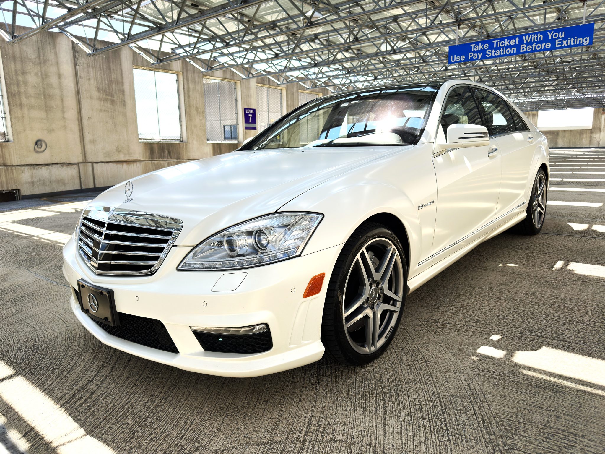 Mercedes-Benz W221 S-Class 