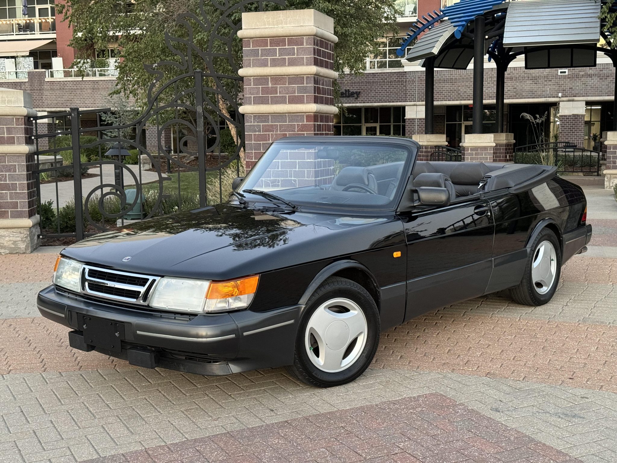 Saab 900 