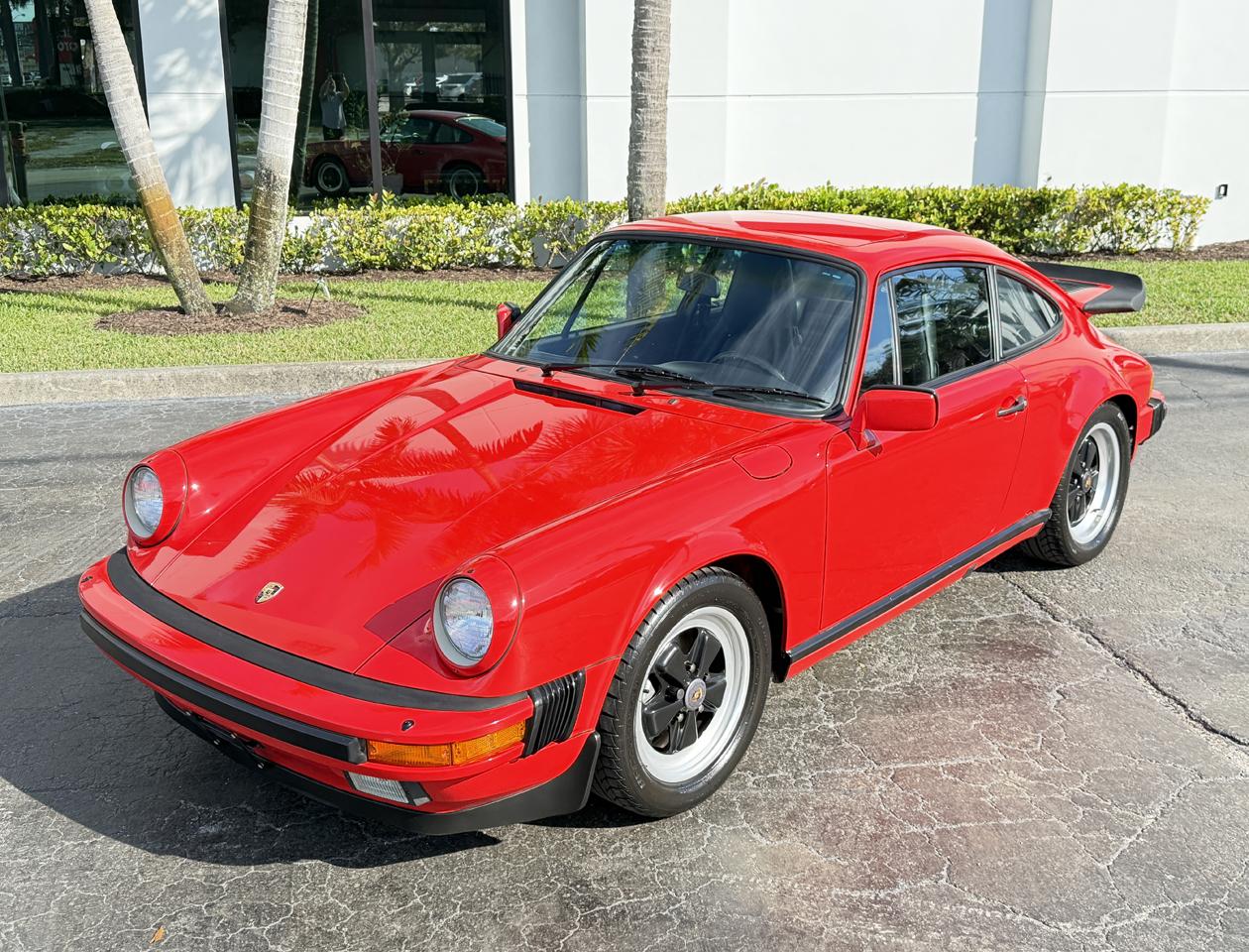 Porsche 911 Carrera 3.2 