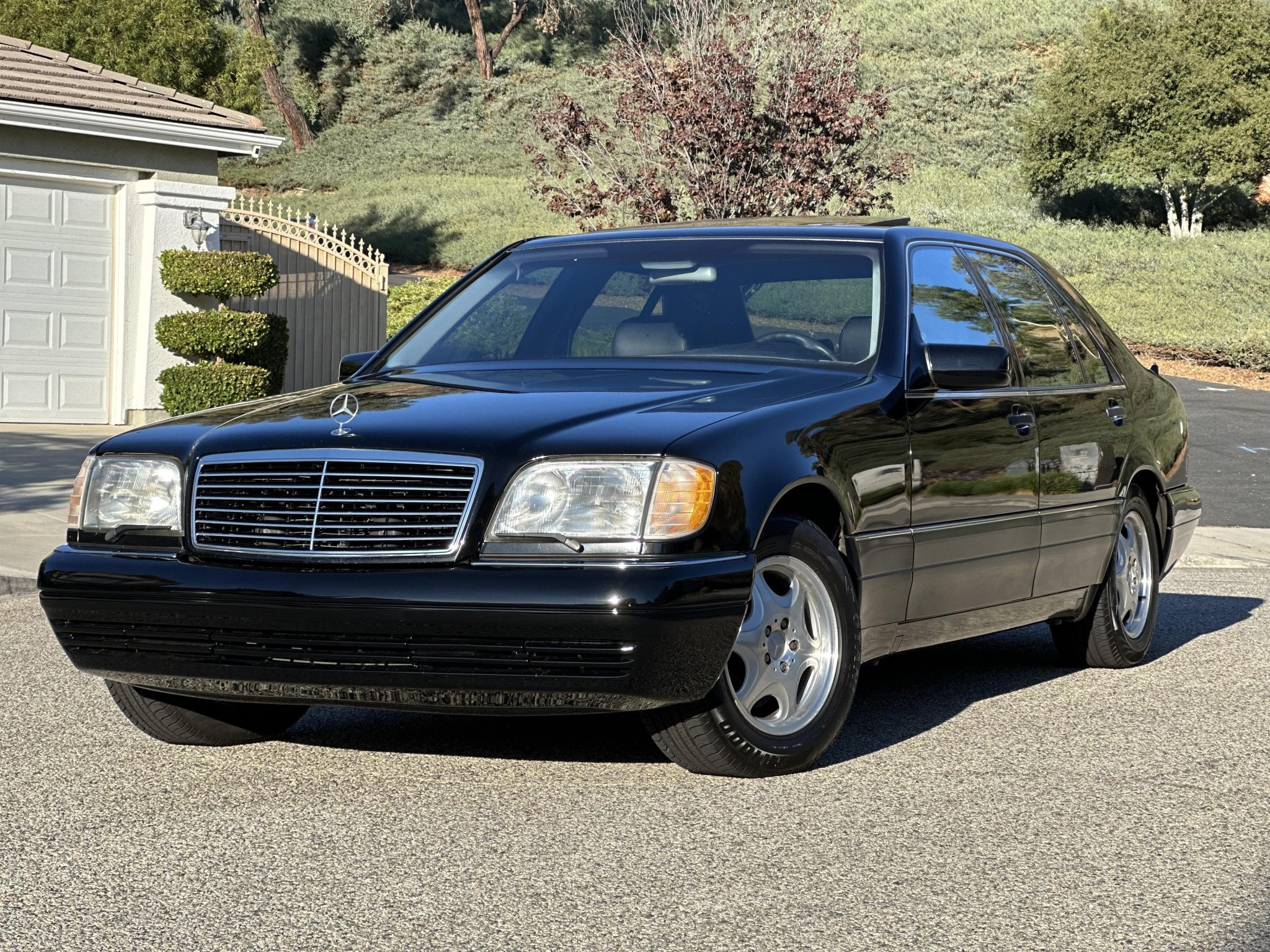 Mercedes-Benz W140 S-Class 