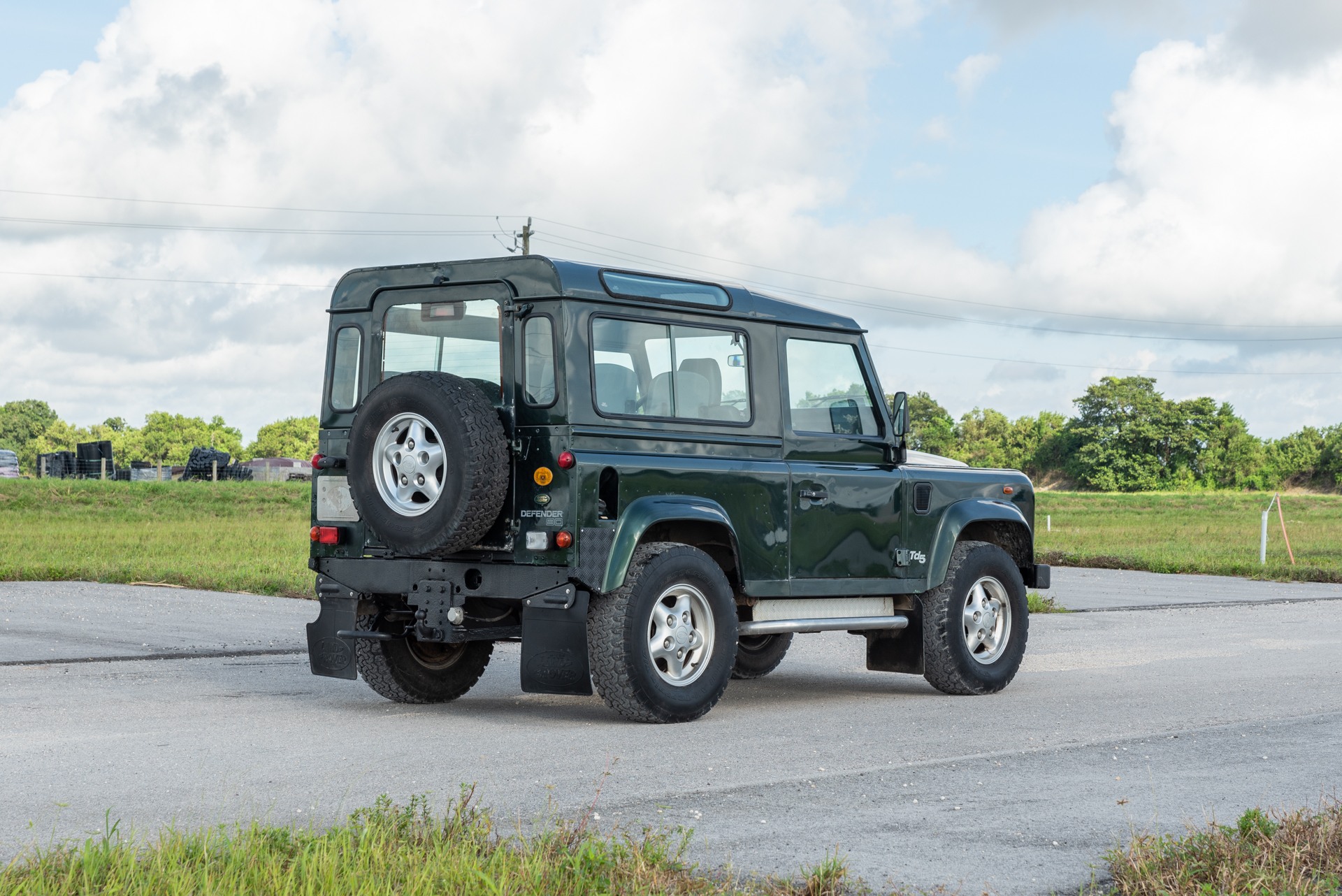 Land Rover 90 / Defender 90 (Euro Spec) 