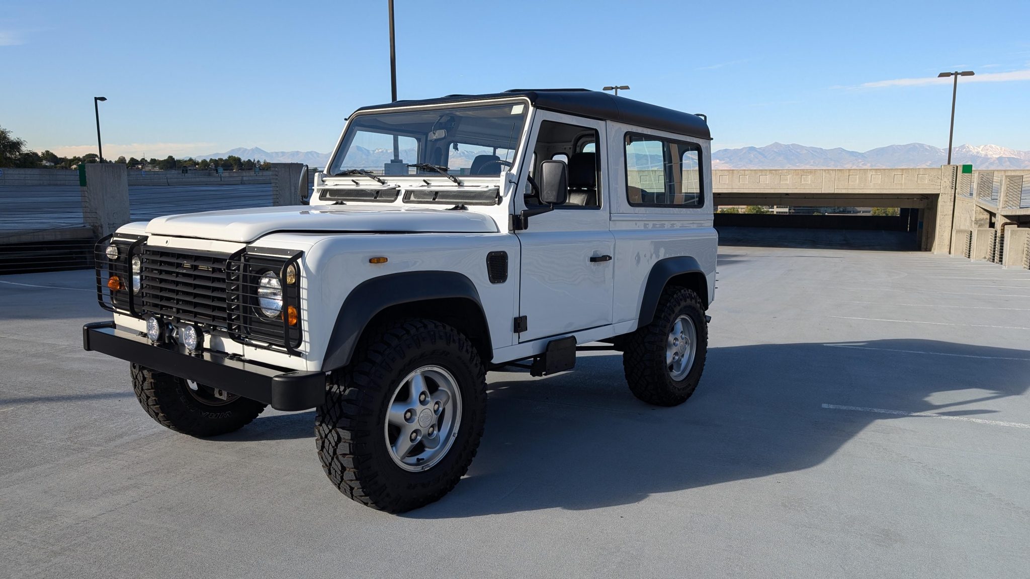 Land Rover 90 / Defender 90 (Euro Spec) 