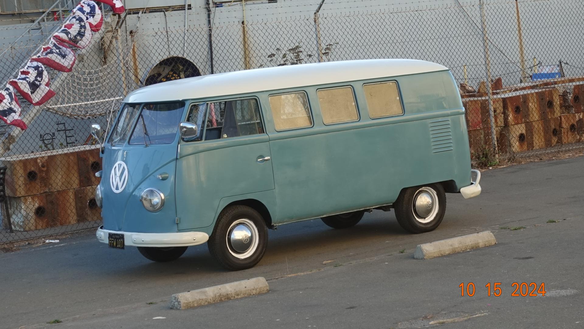 Volkswagen Split-Window Bus 