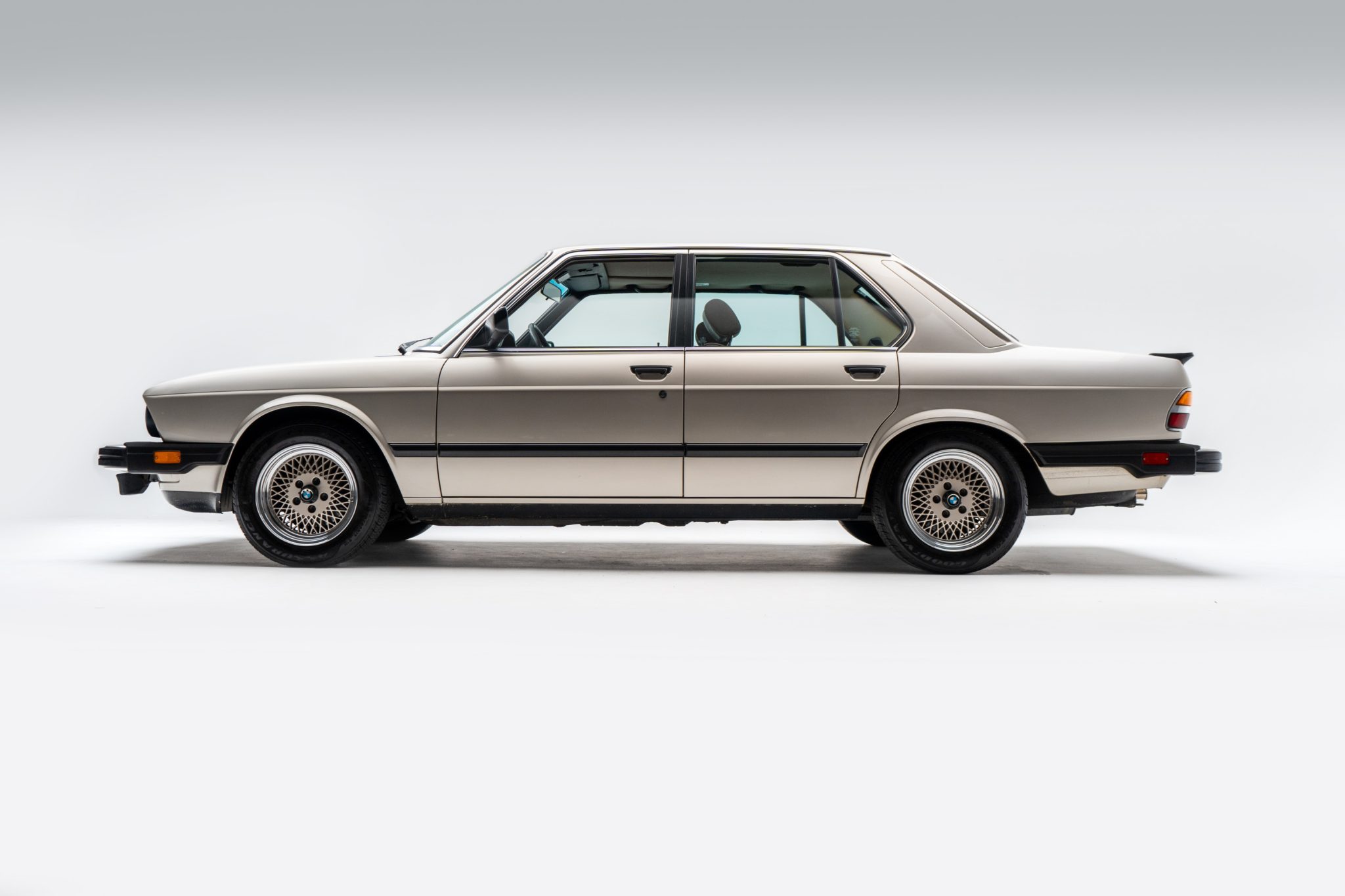 BMW E28 5-Series 