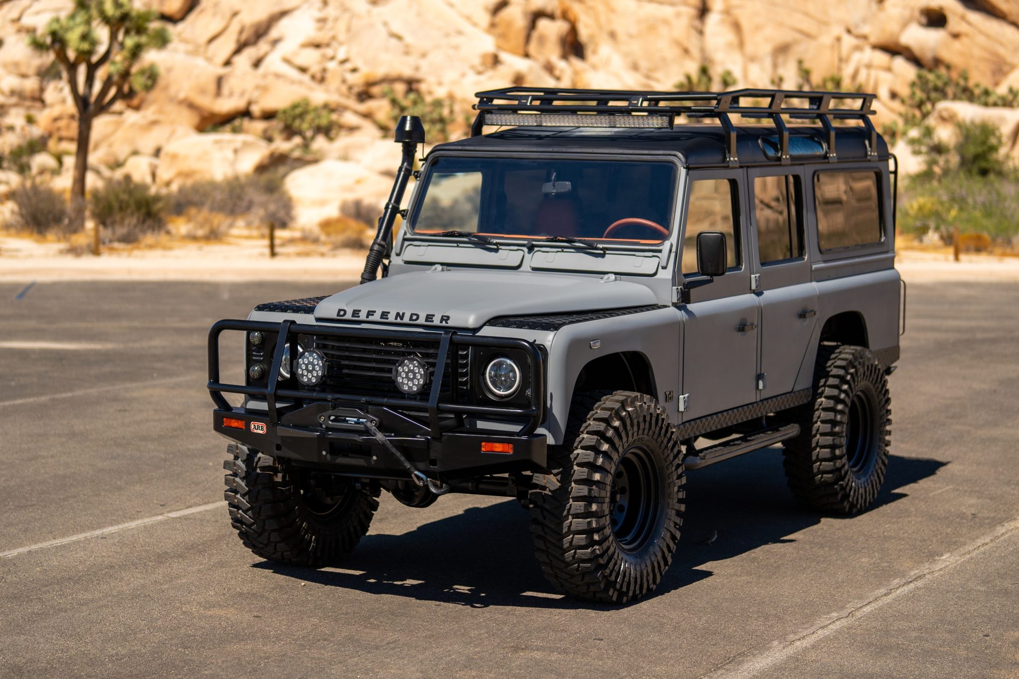 Land Rover 110 / Defender 110 (Euro Spec) 