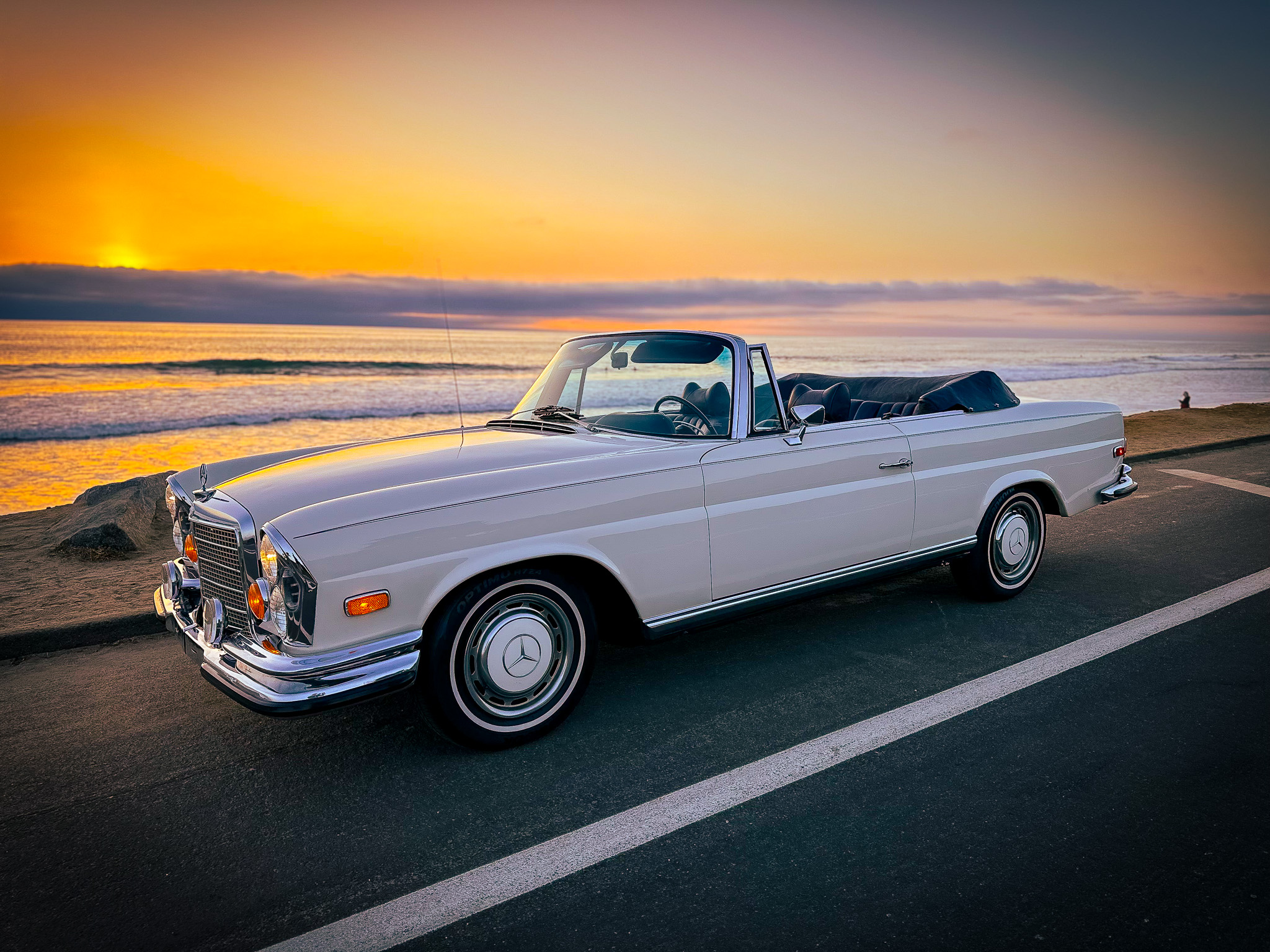 Mercedes-Benz W111 Coupe & Cabriolet 