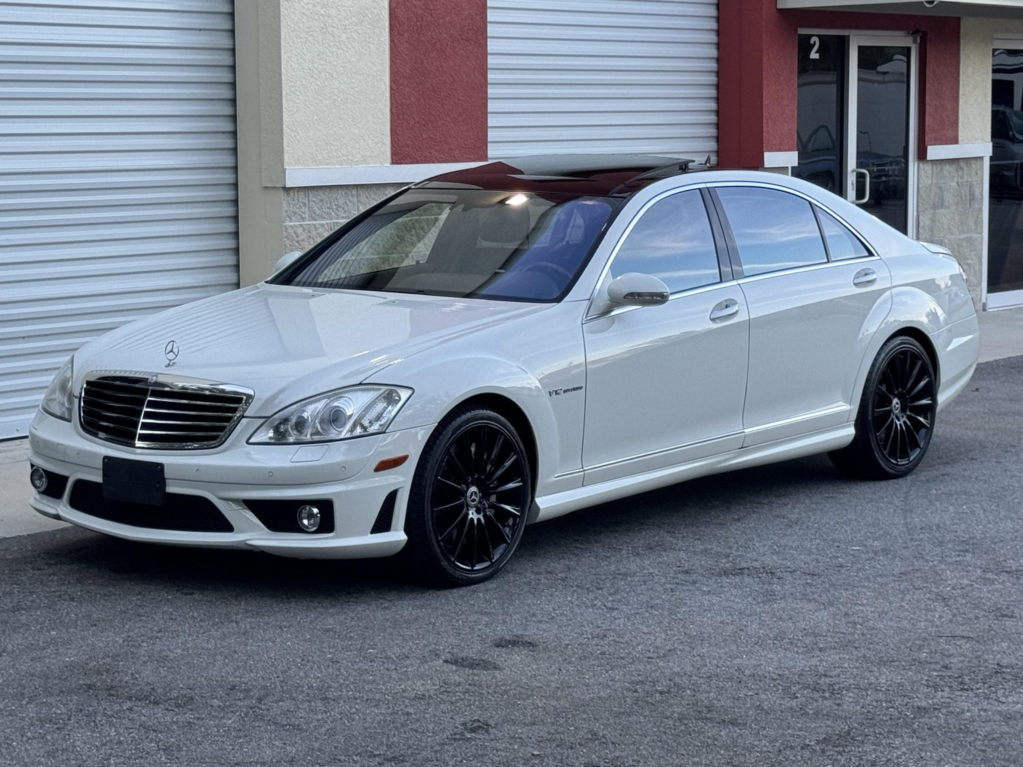 Mercedes-Benz W221 S-Class 