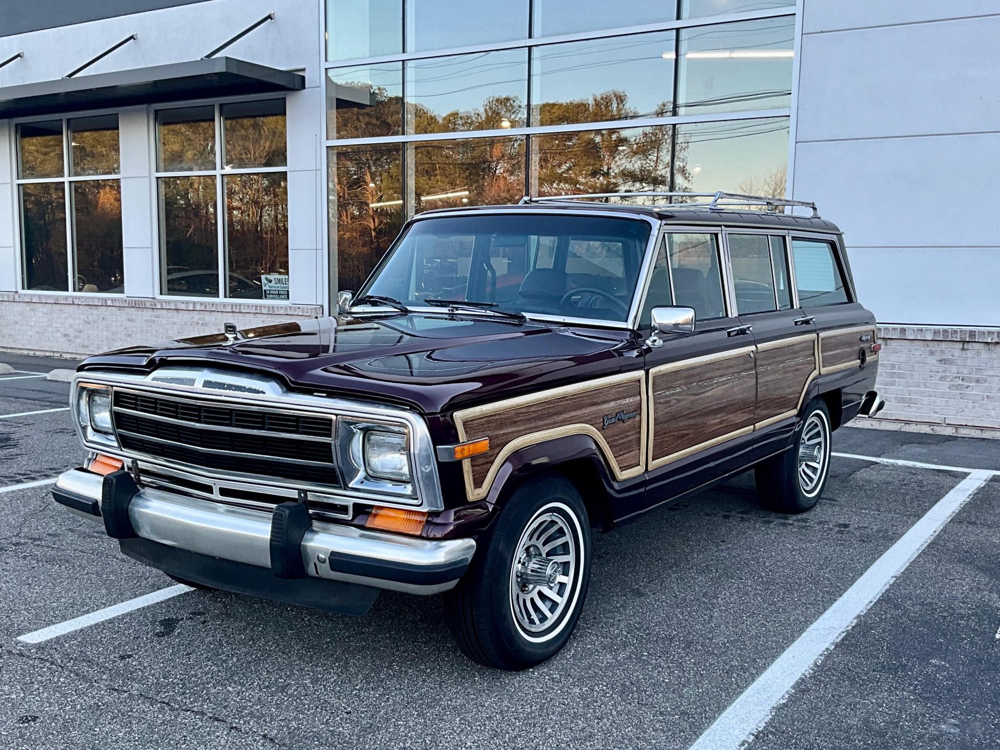 Jeep SJ Grand Wagoneer 