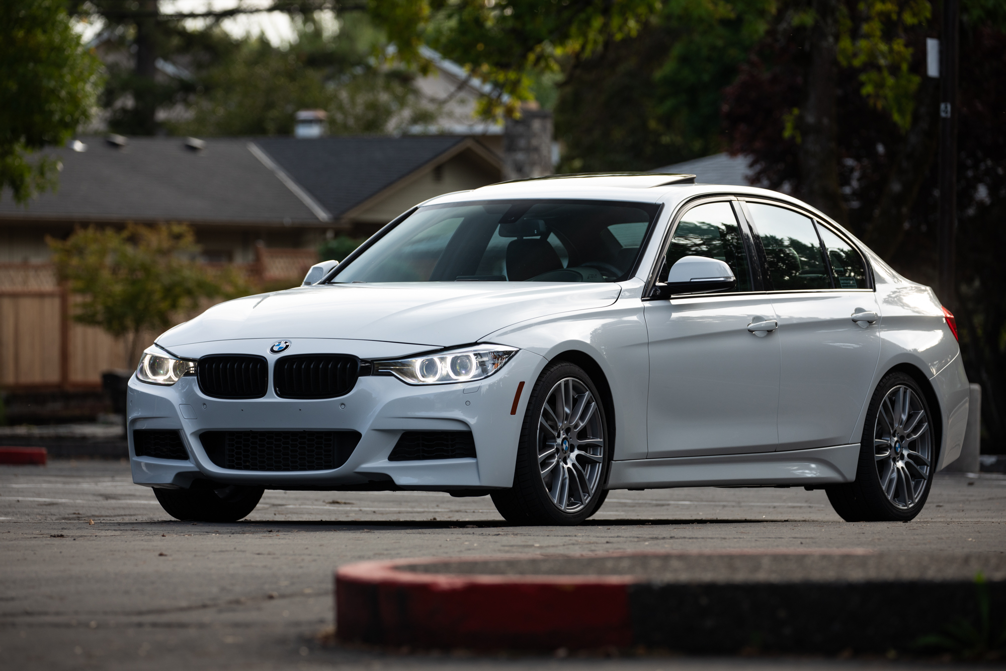 BMW F30 3-Series Sedan 