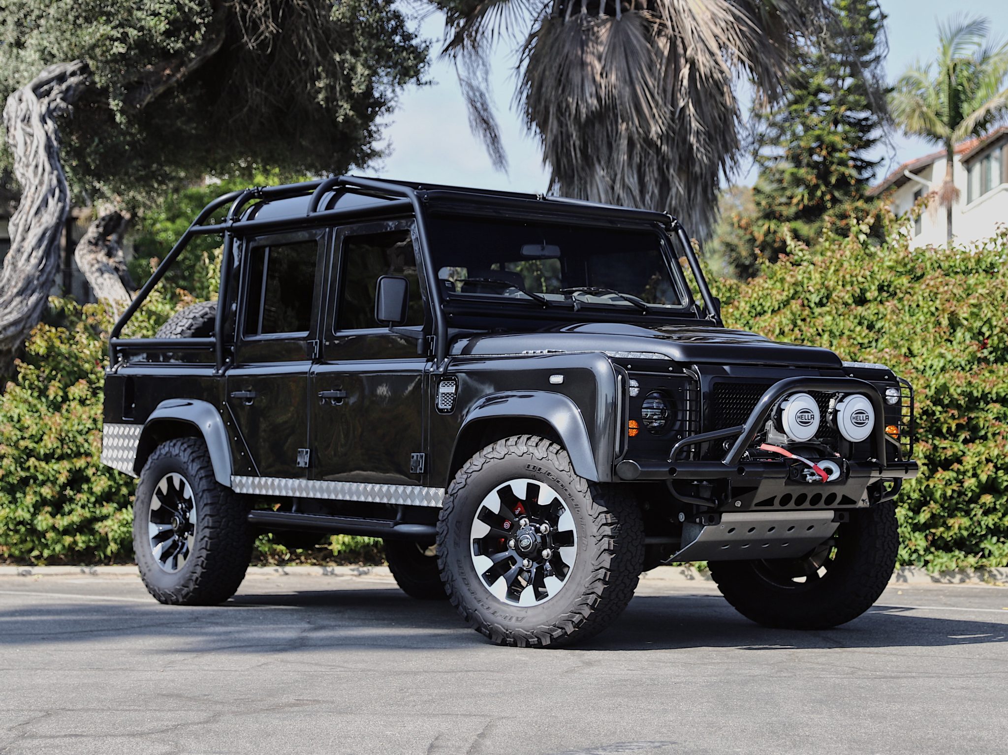 Land Rover 110 / Defender 110 (Euro Spec) 