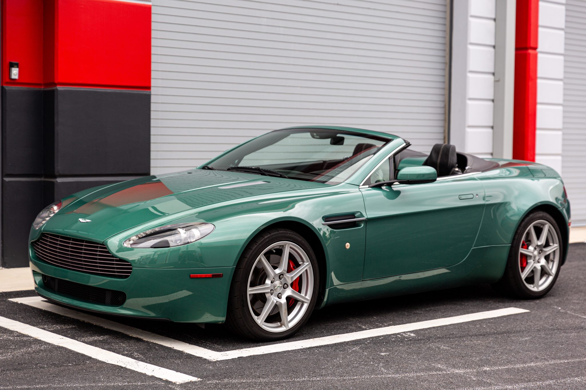 Aston Martin V8 Vantage (2006+) 