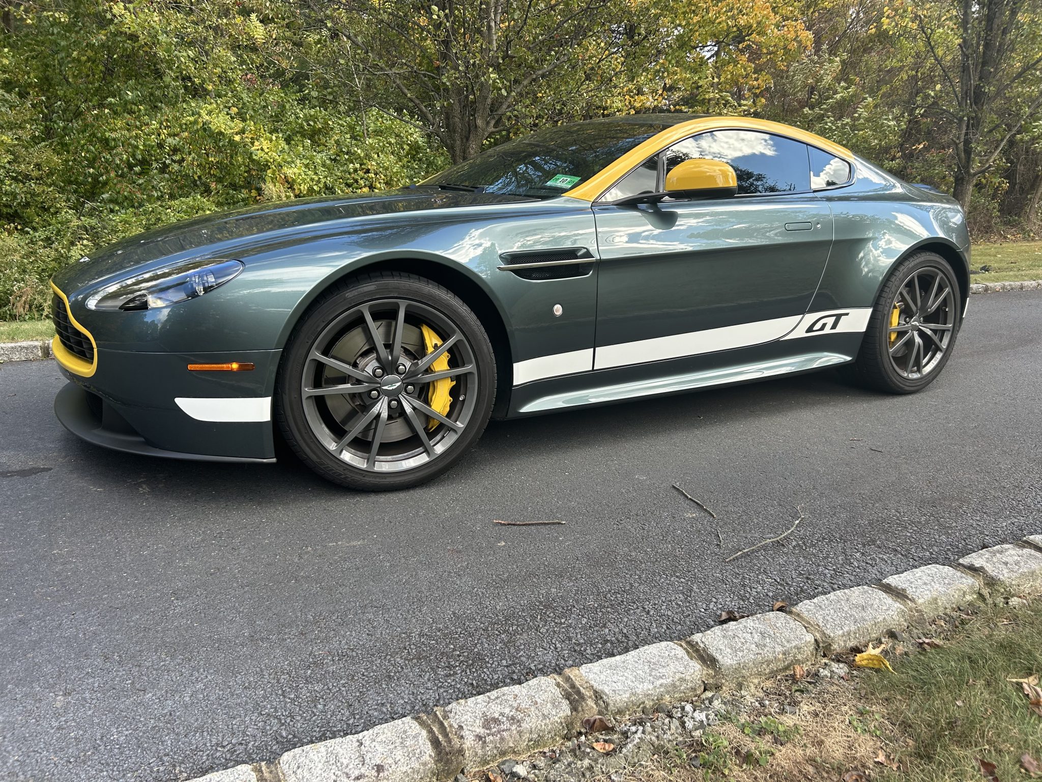Aston Martin V8 Vantage (2006+) 