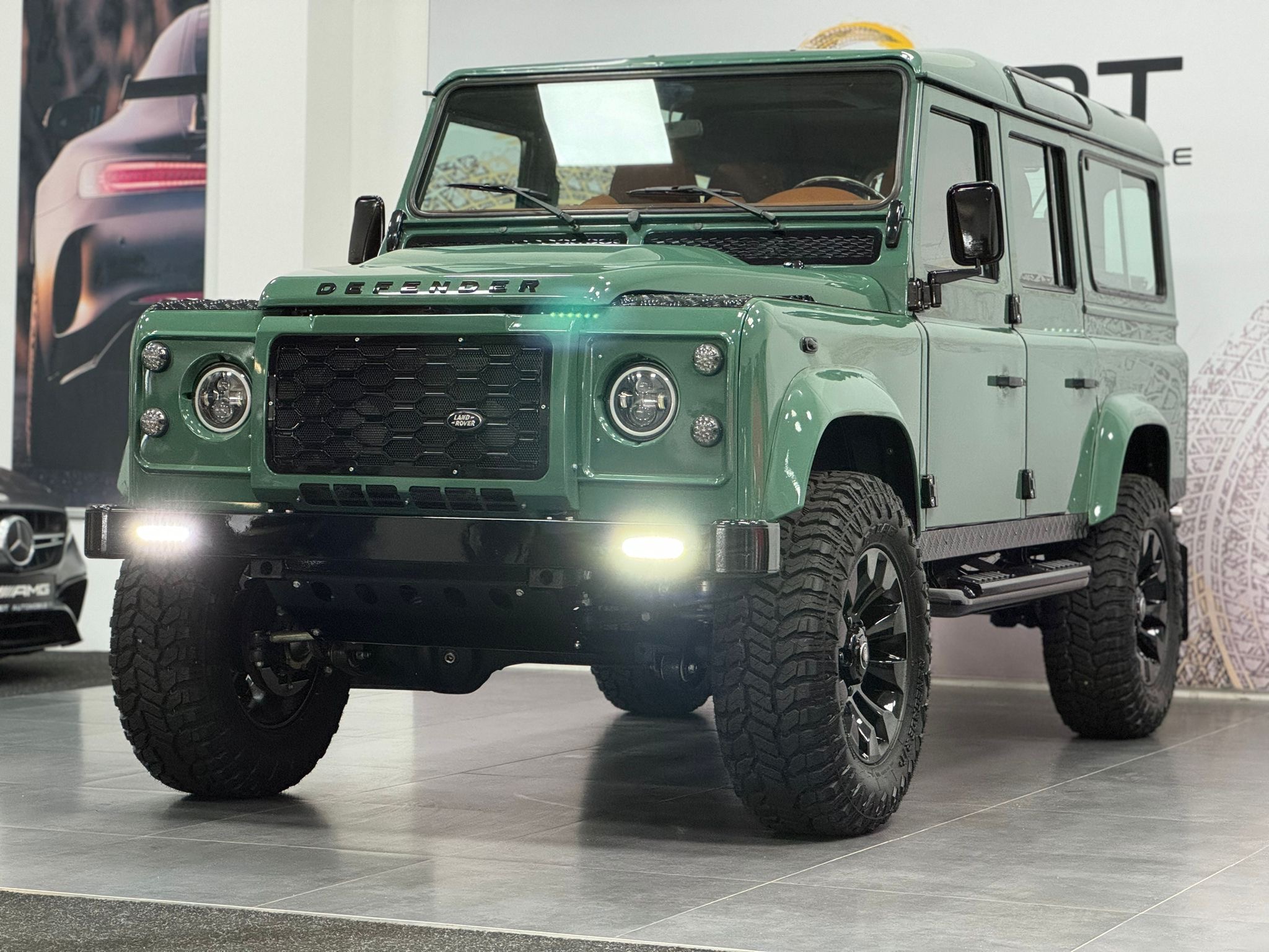 Land Rover 110 / Defender 110 (Euro Spec) 