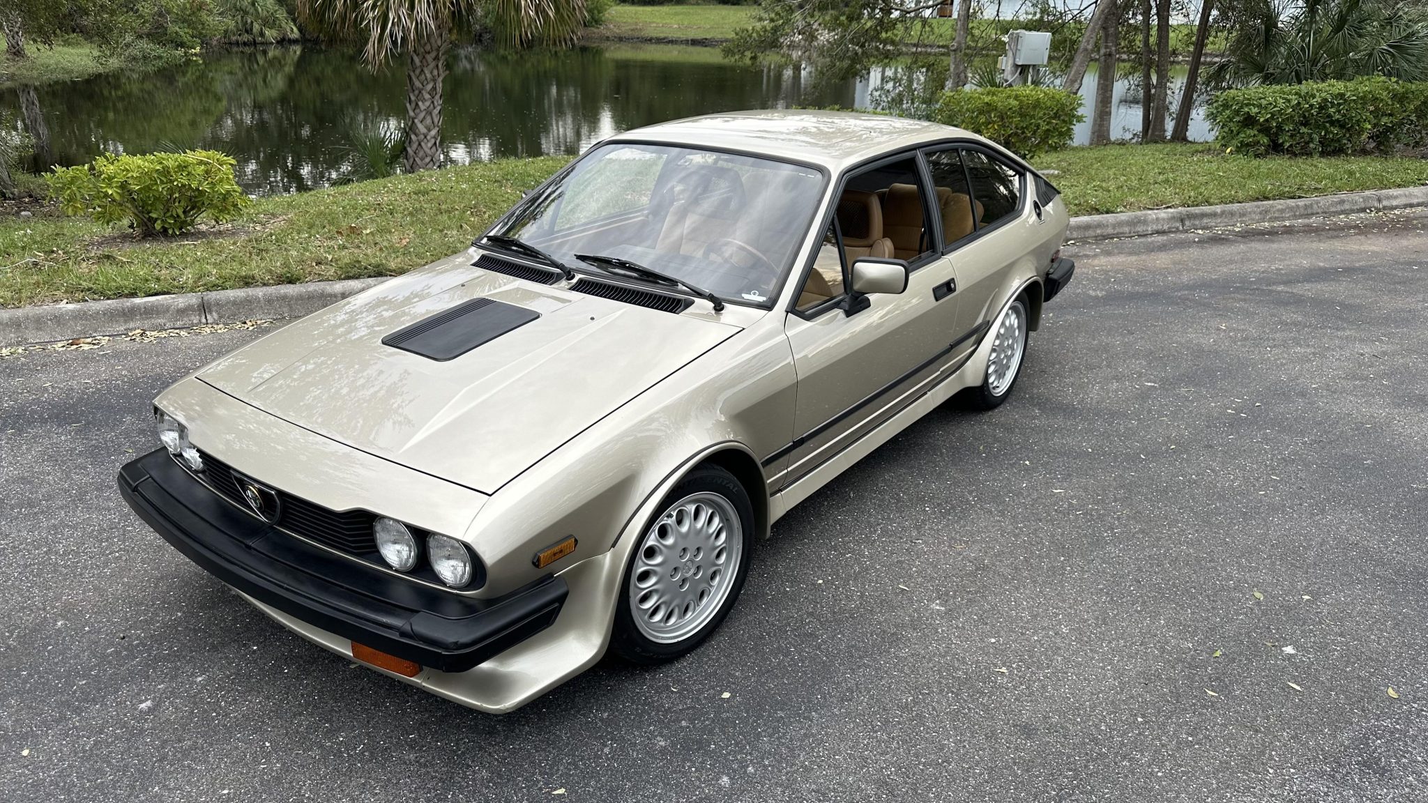 Alfa Romeo GTV6 