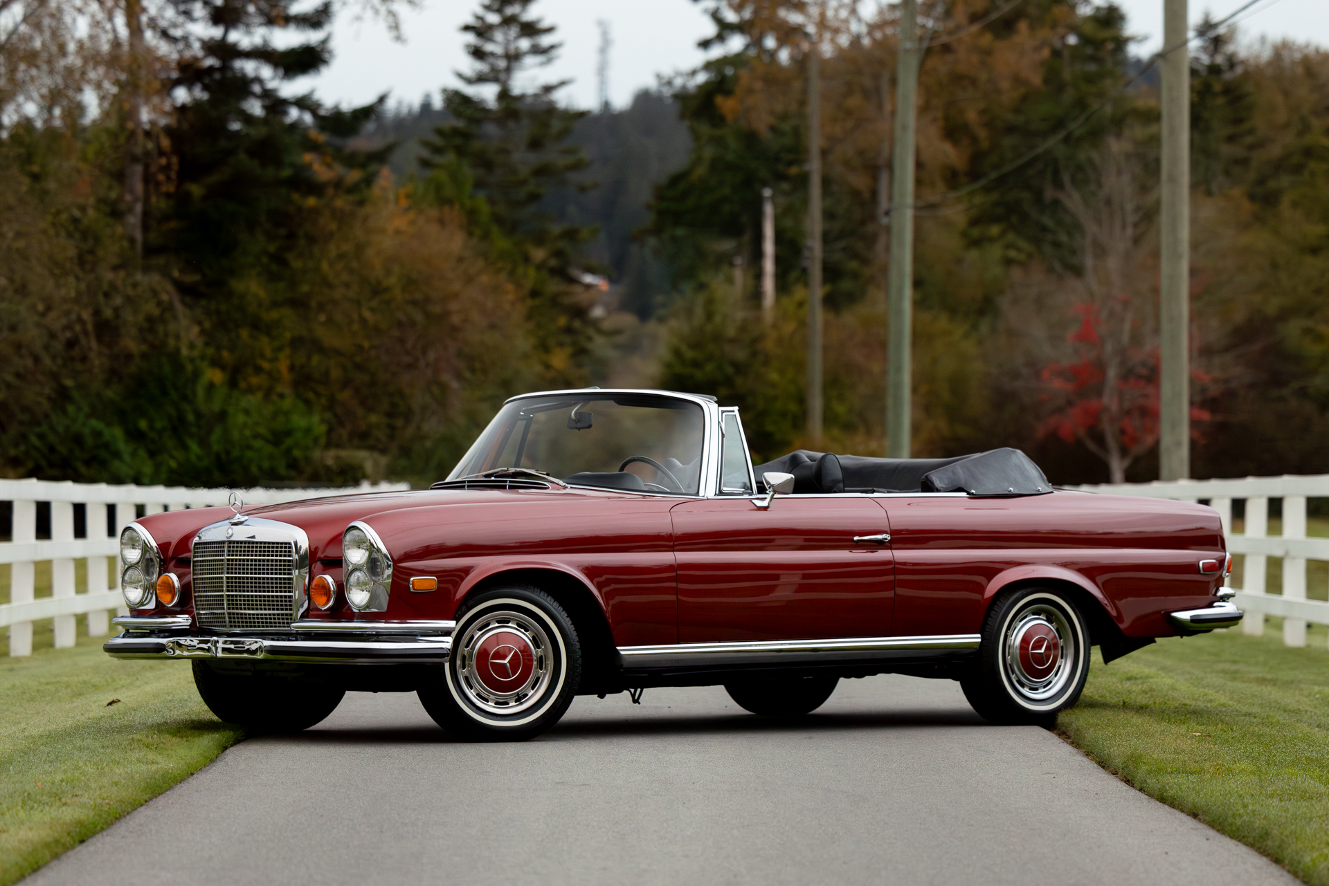 Mercedes-Benz W111 Coupe & Cabriolet 