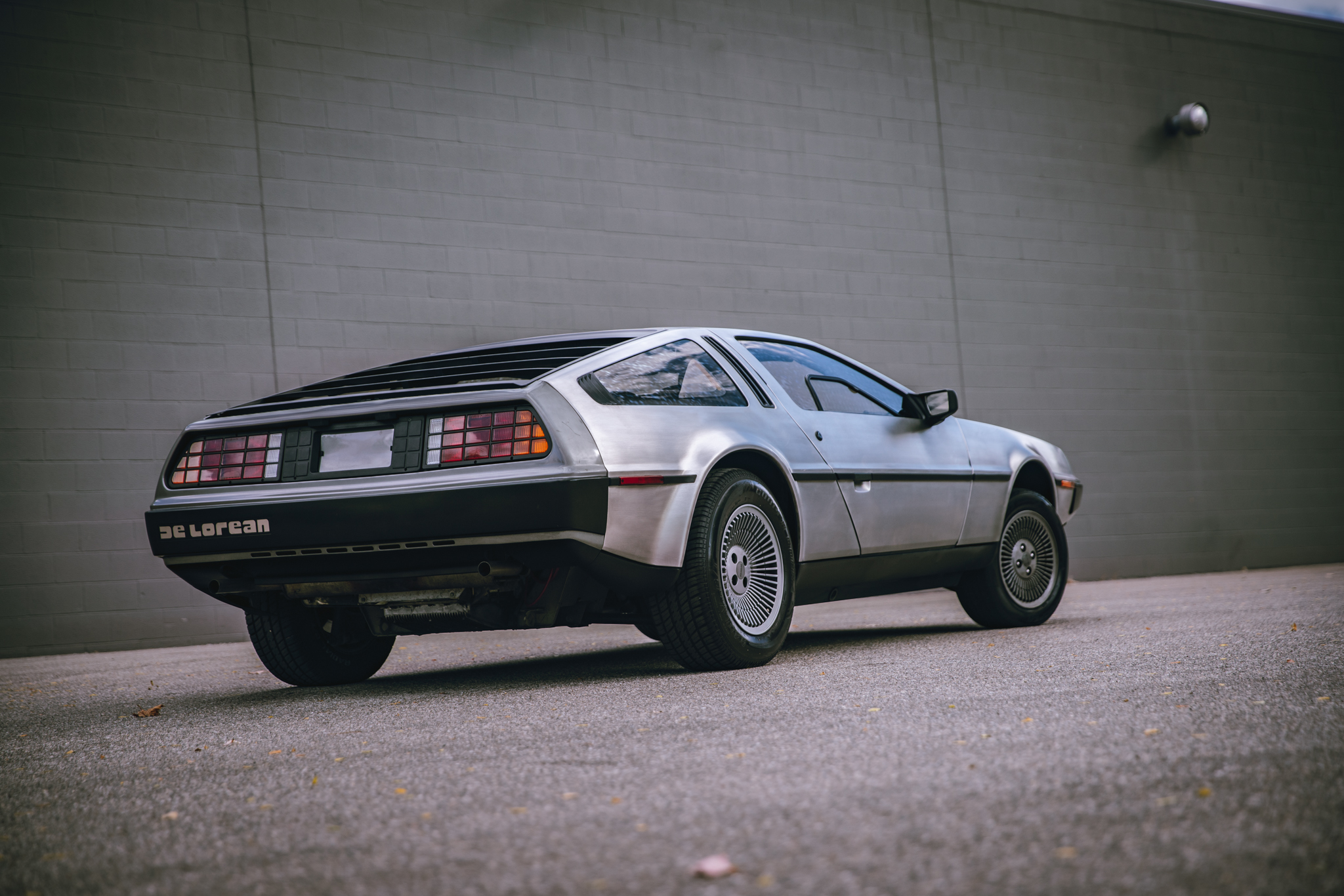 DeLorean DMC-12 