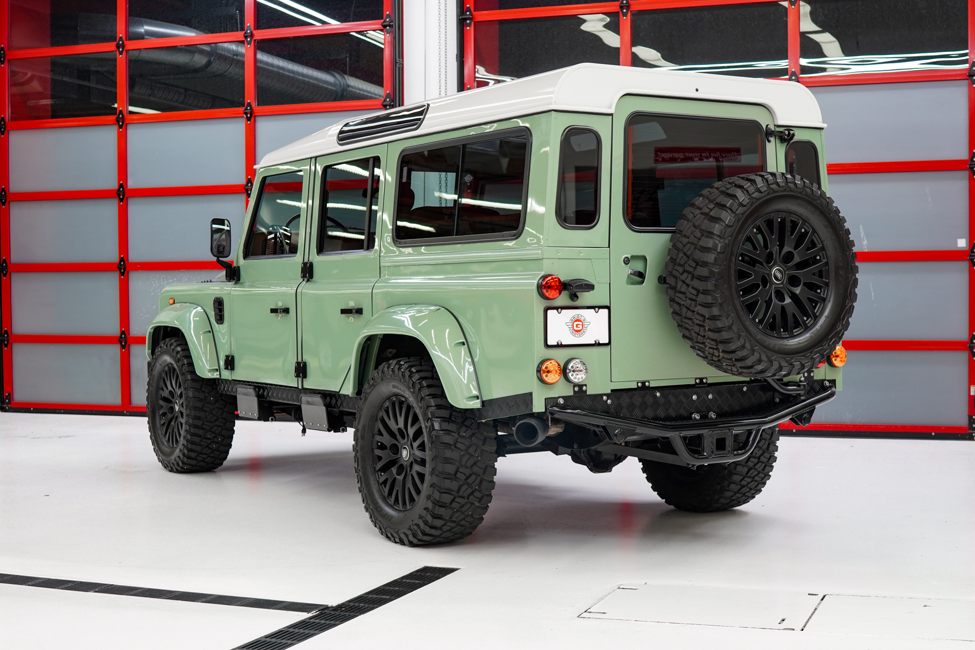 Land Rover 110 / Defender 110 (Euro Spec) 