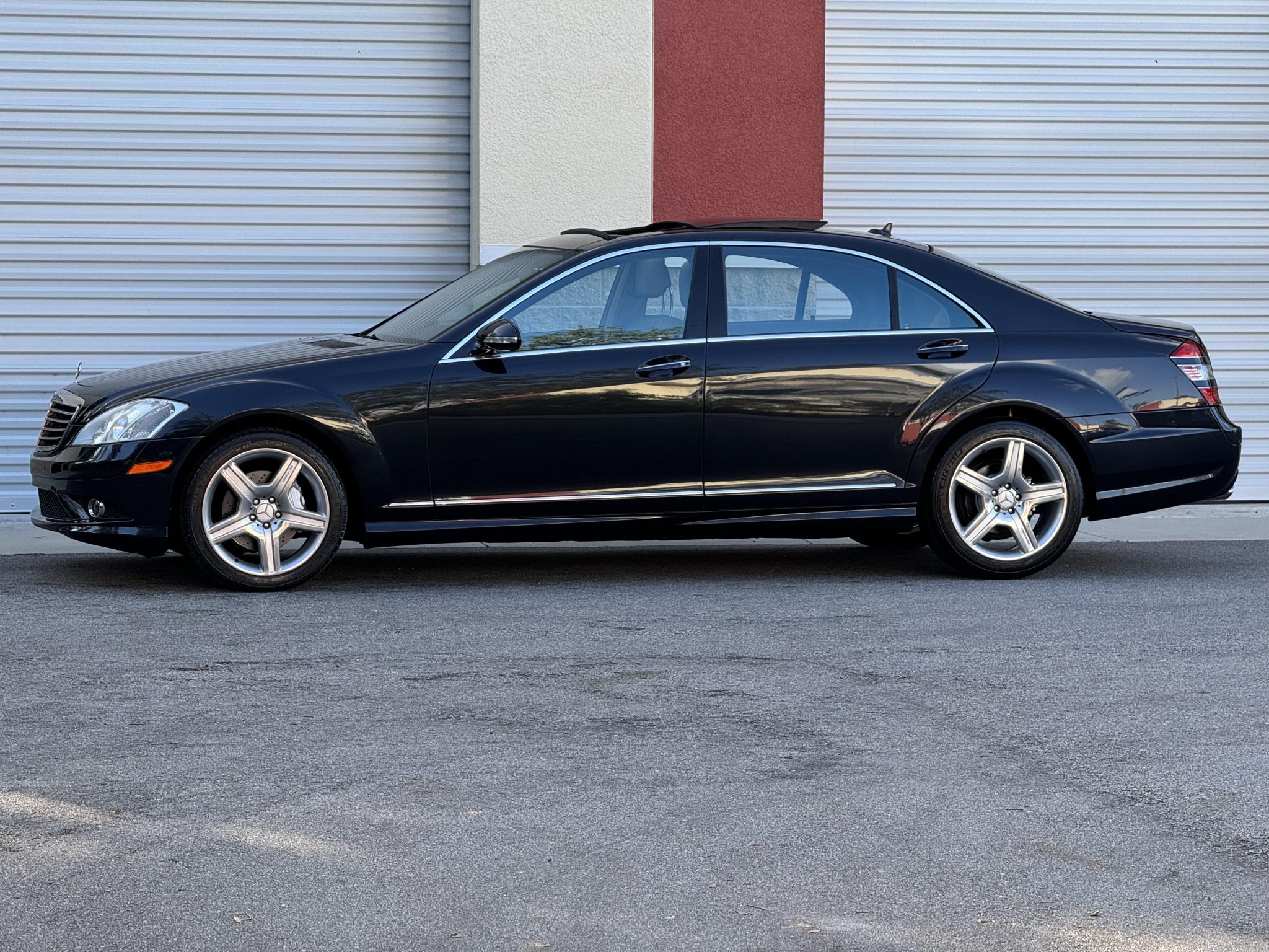 Mercedes-Benz W221 S-Class 