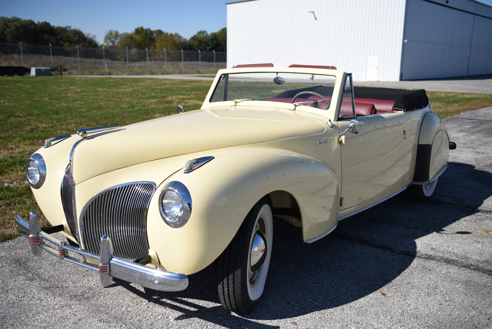 Lincoln Continental (1940-1948) 