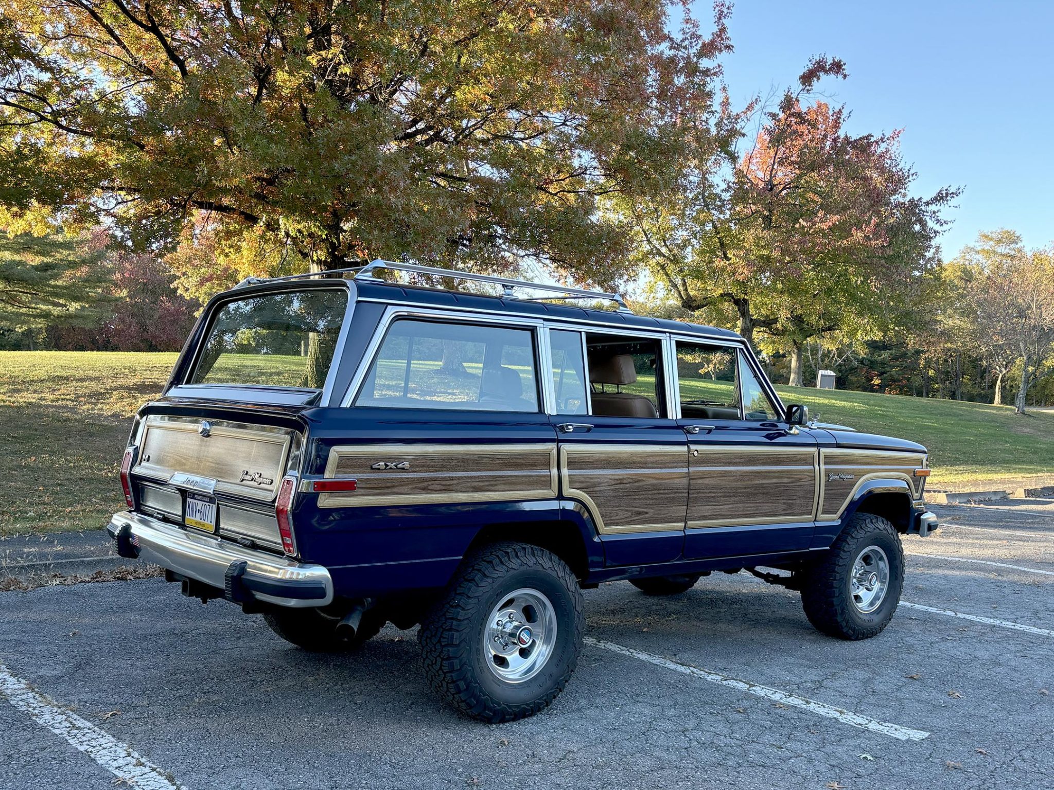 Jeep SJ Grand Wagoneer 