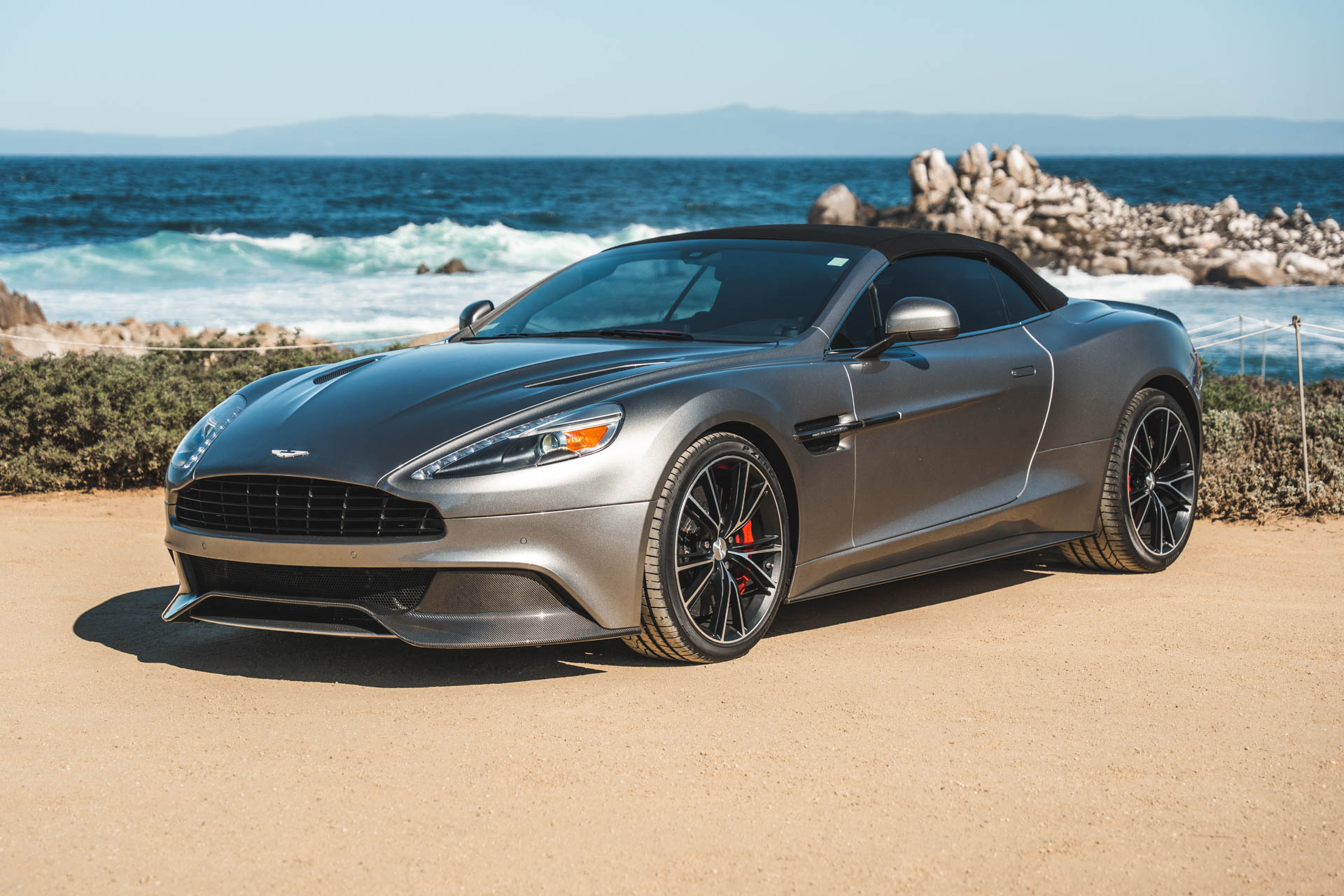 Aston Martin Vanquish 