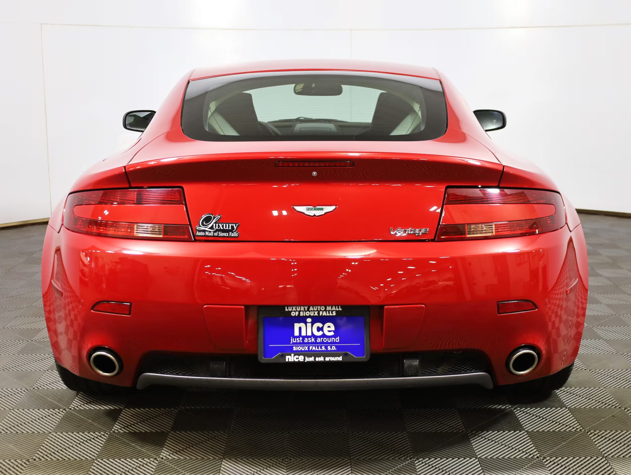 Aston Martin V8 Vantage (2006+) 