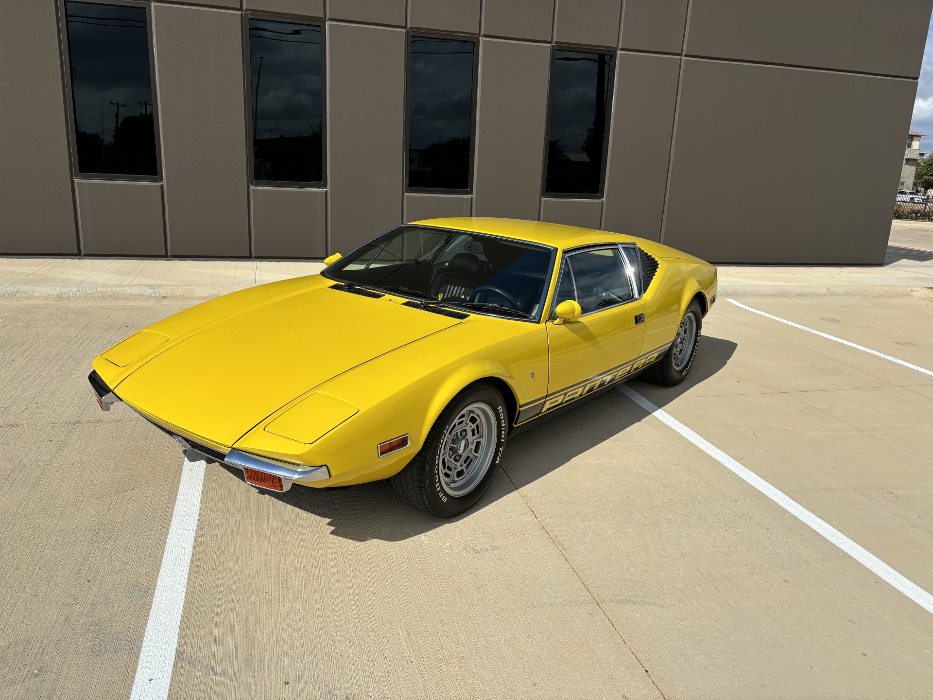 DeTomaso Pantera 