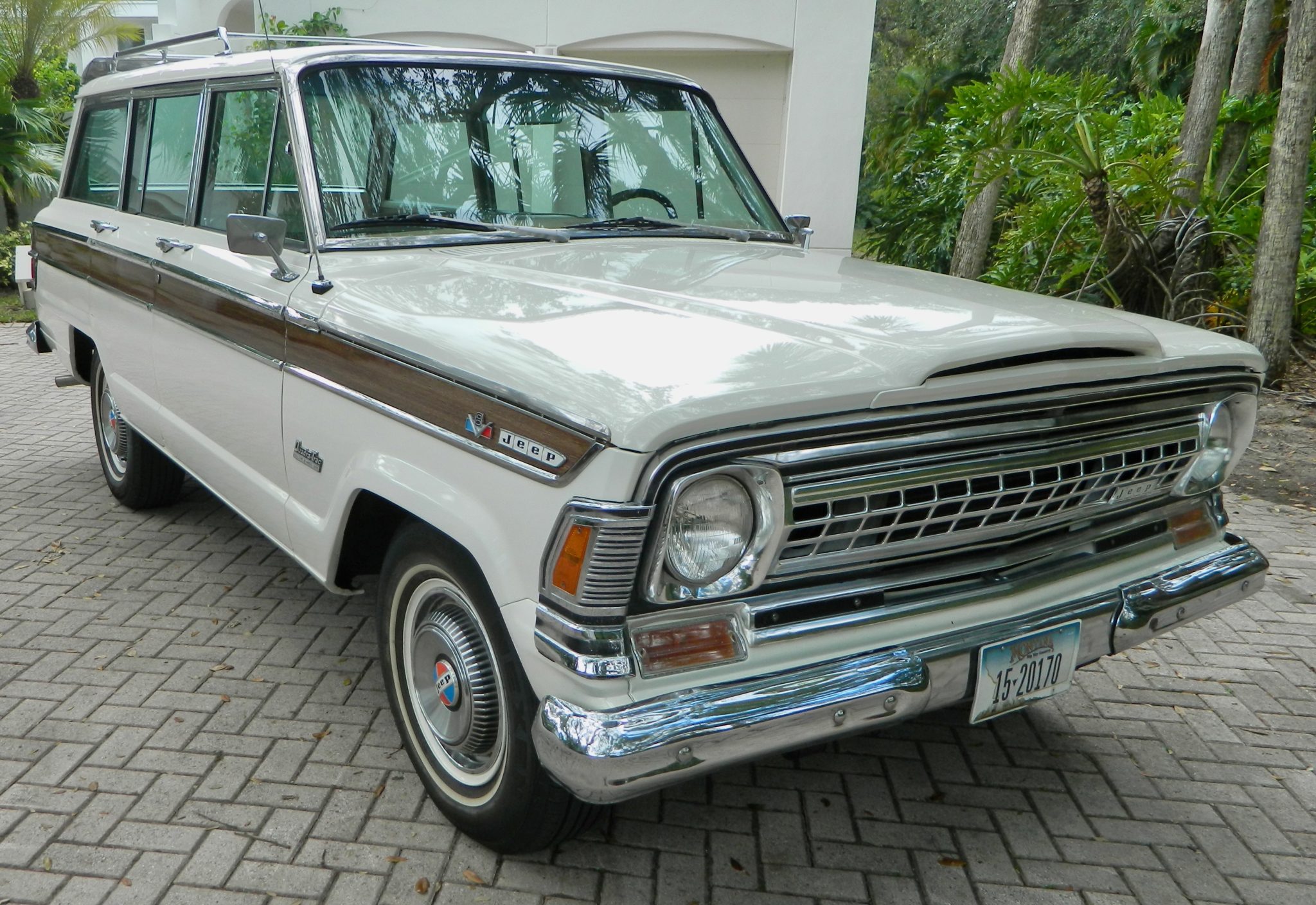 Jeep SJ Wagoneer 