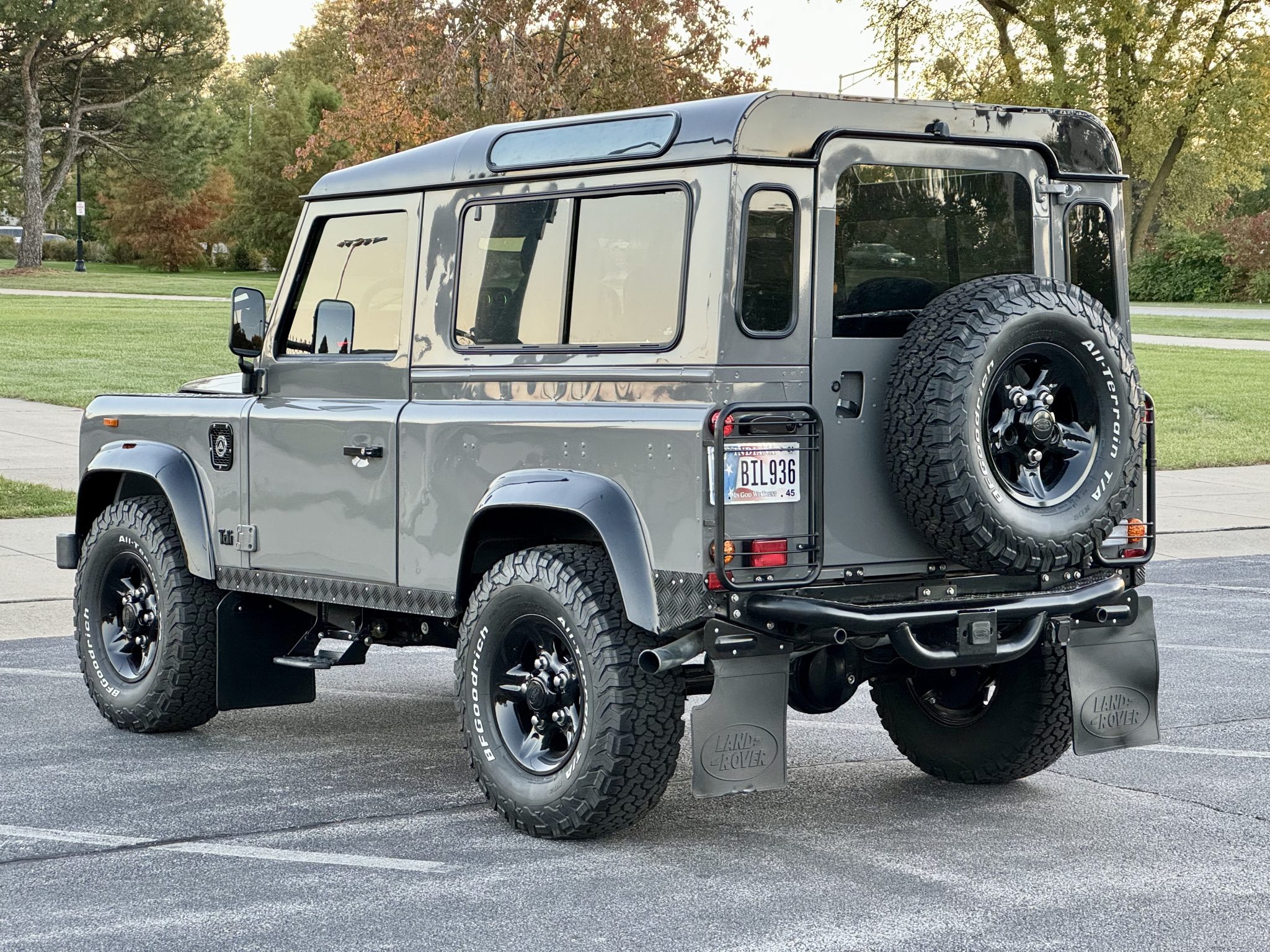 Land Rover 90 / Defender 90 (Euro Spec) 