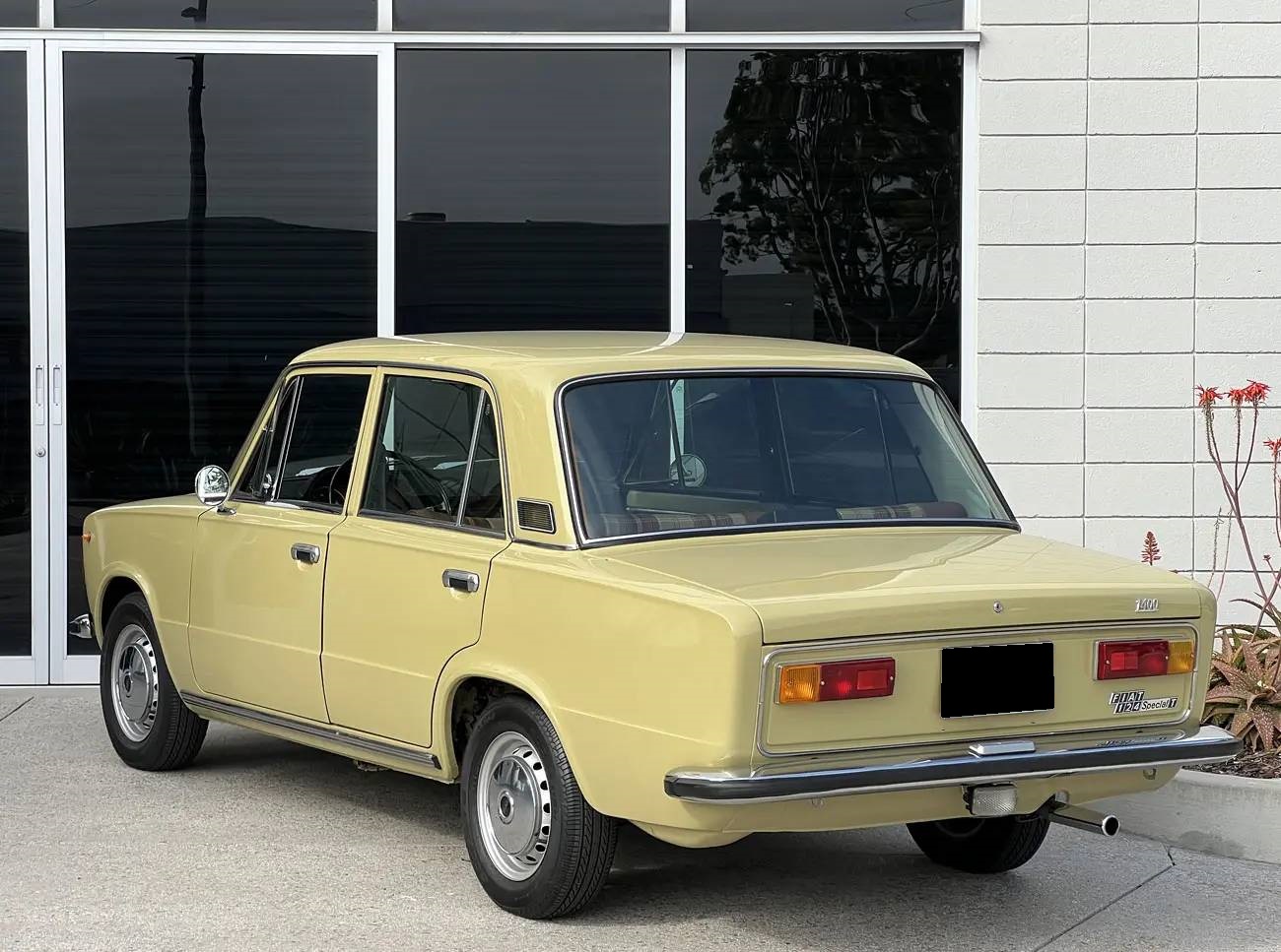Fiat 124 Sedan 