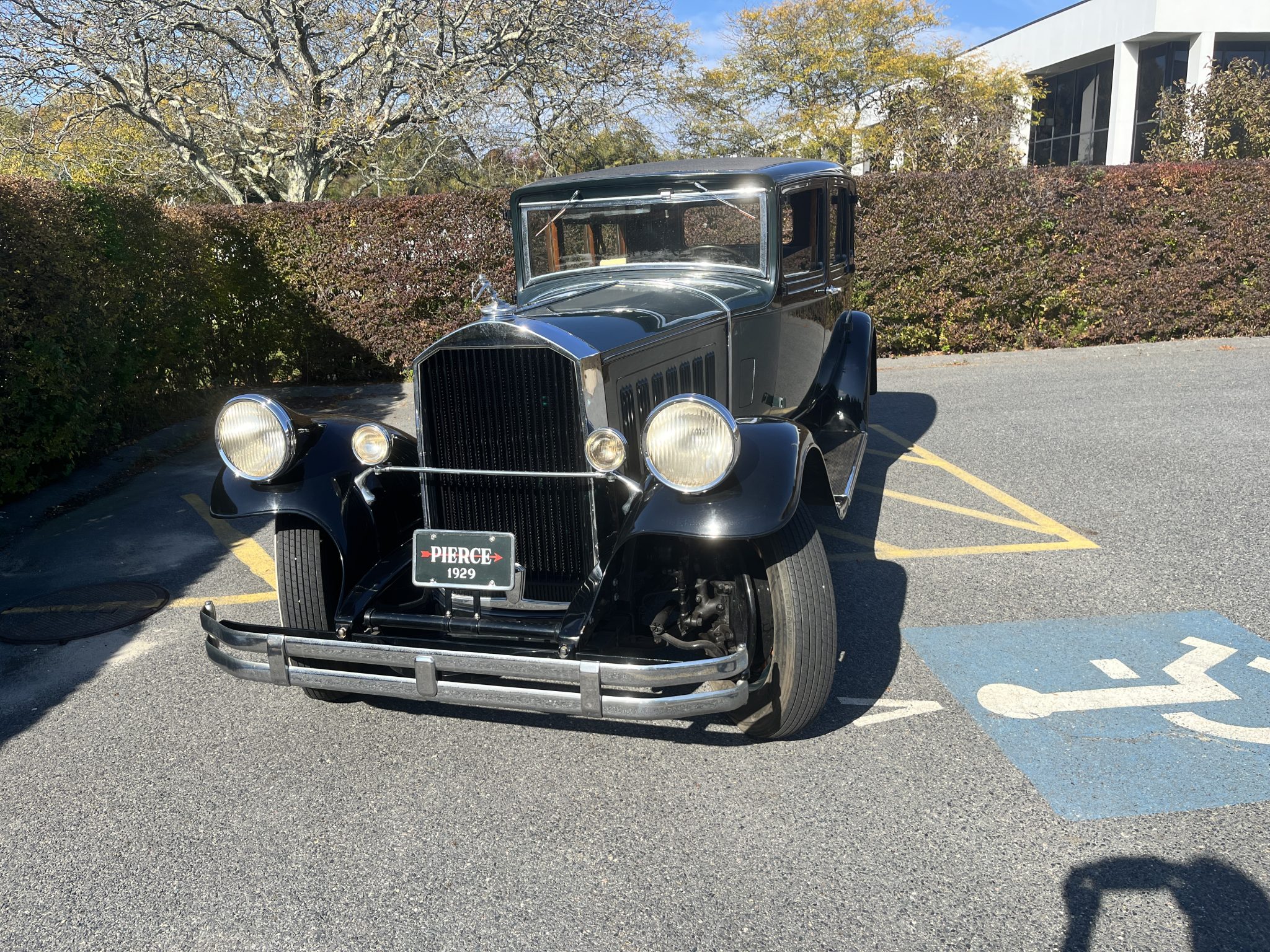 1929 Pierce-Arrow Model 125 Five-Passenger Sedan 