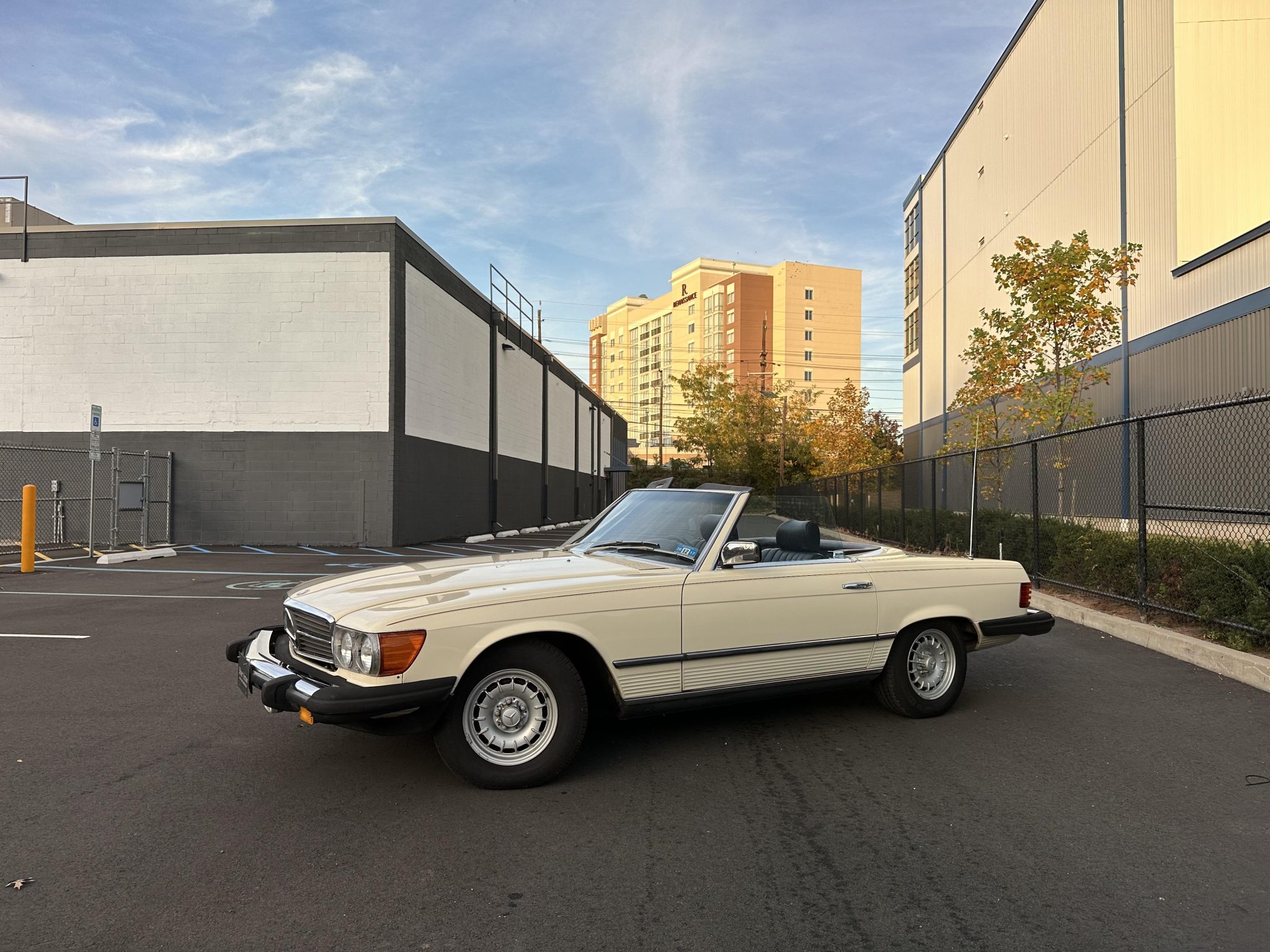 Mercedes-Benz R107 SL 