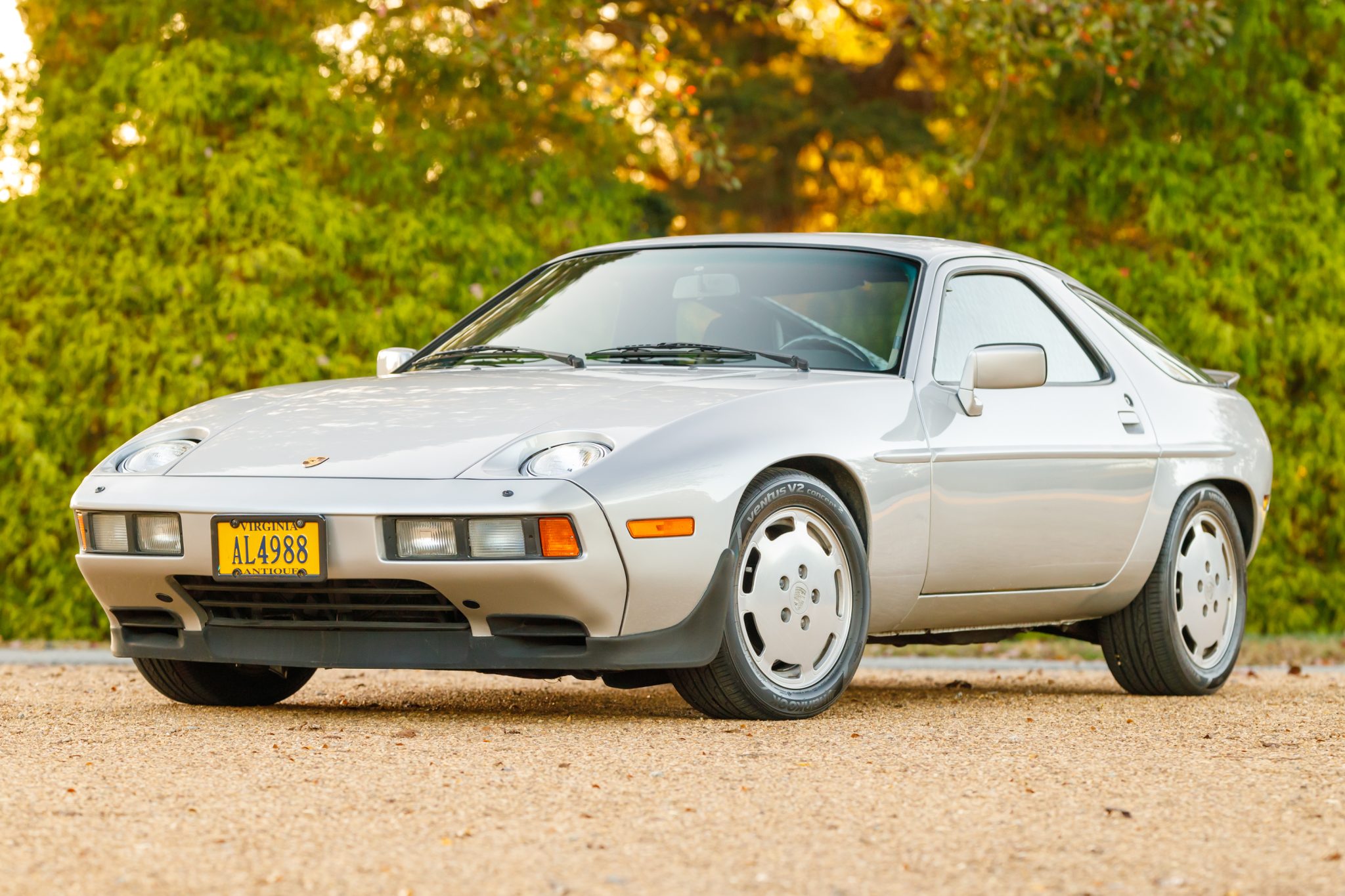 Porsche 928 