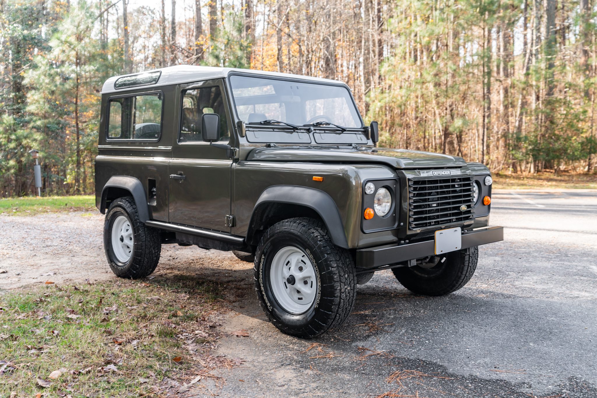 Land Rover 90 / Defender 90 (Euro Spec) 