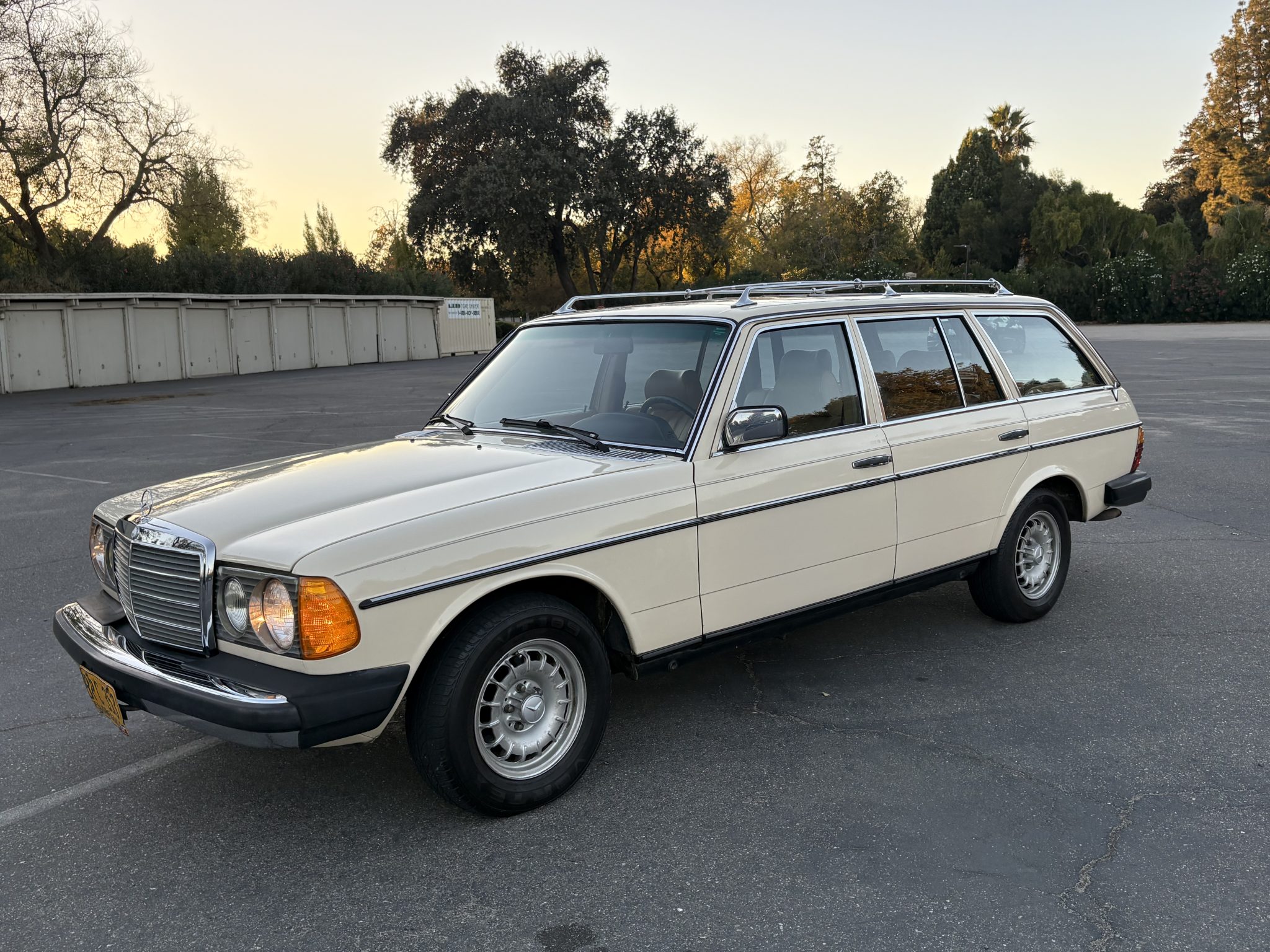 Mercedes-Benz W123 
