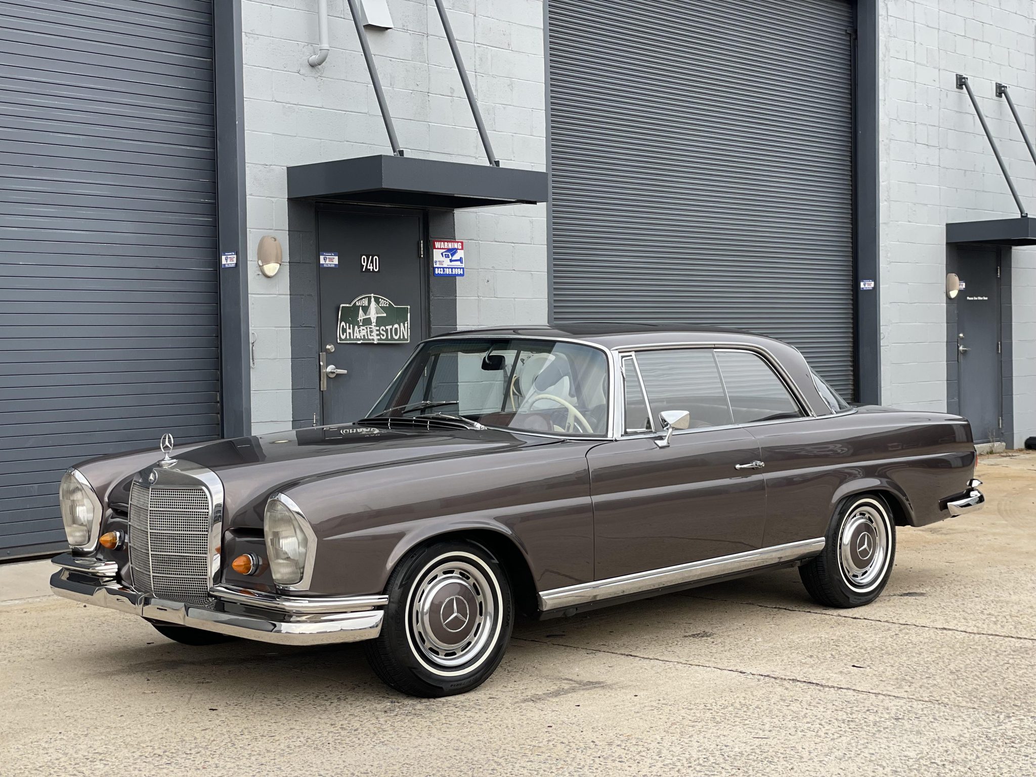 Mercedes-Benz W111 Coupe & Cabriolet 