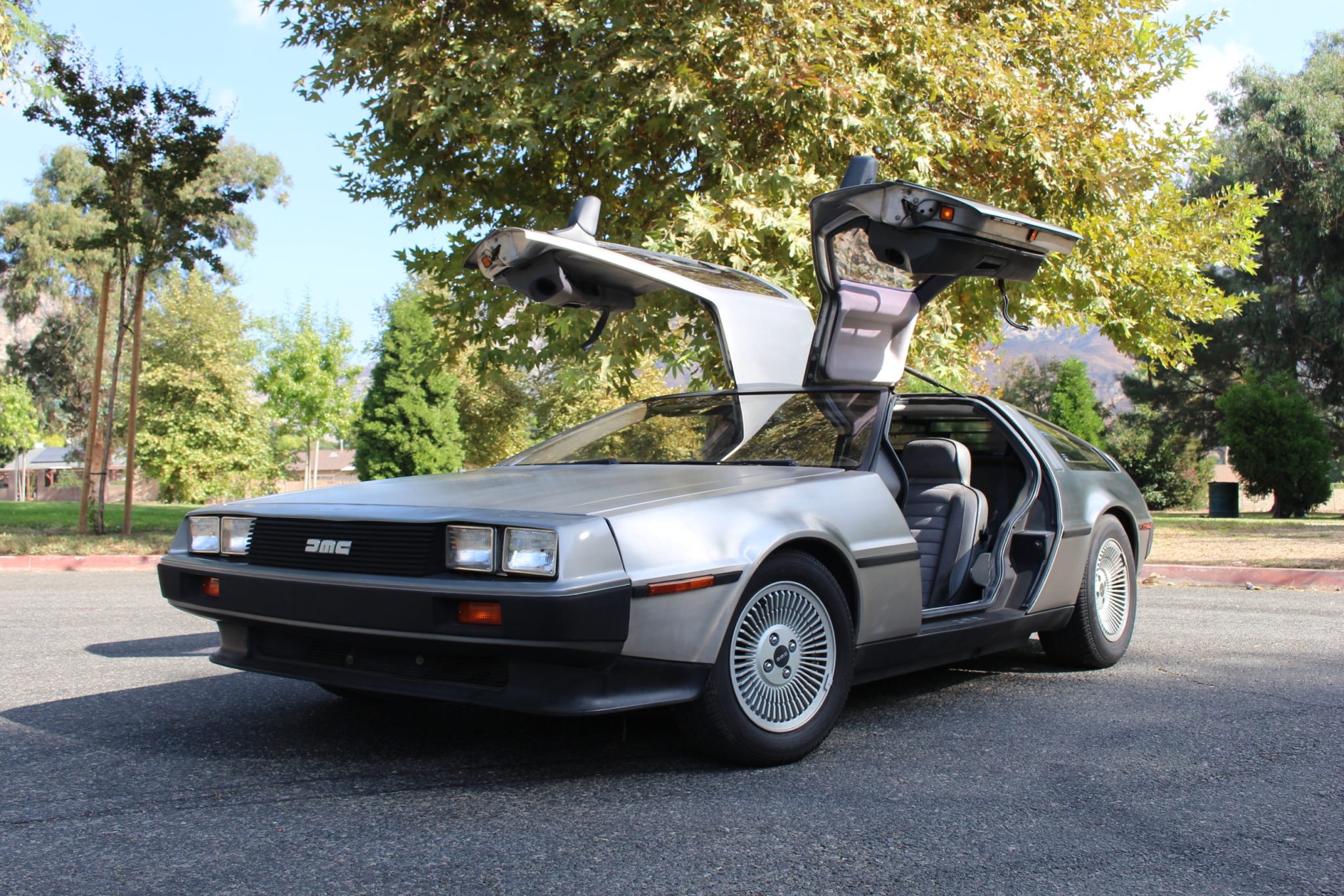DeLorean DMC-12 