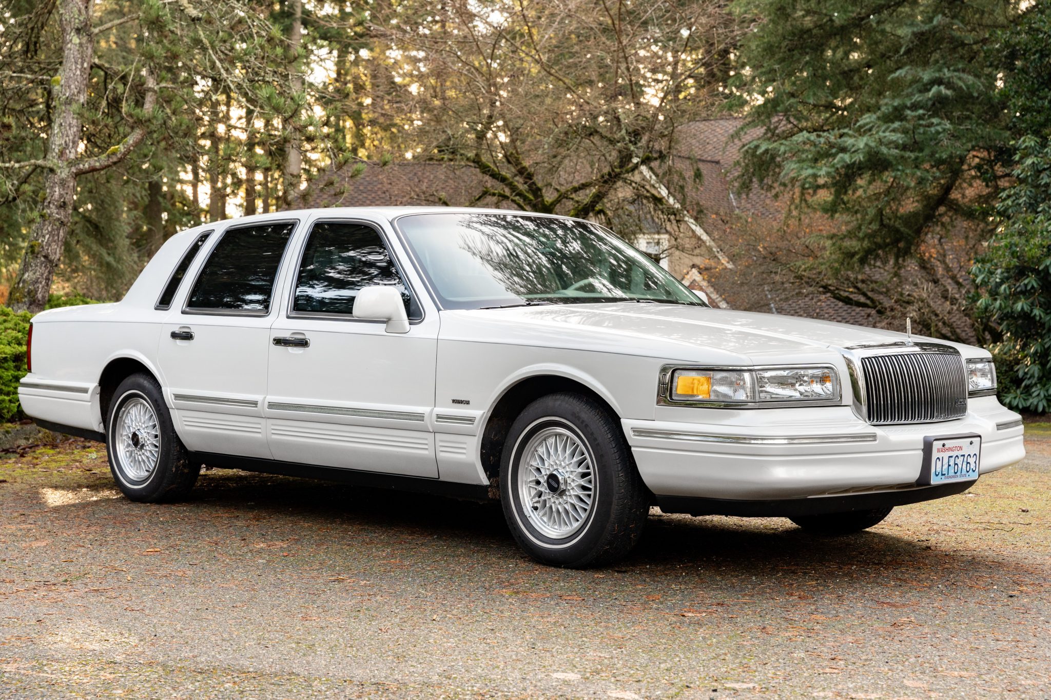 Lincoln Town Car 